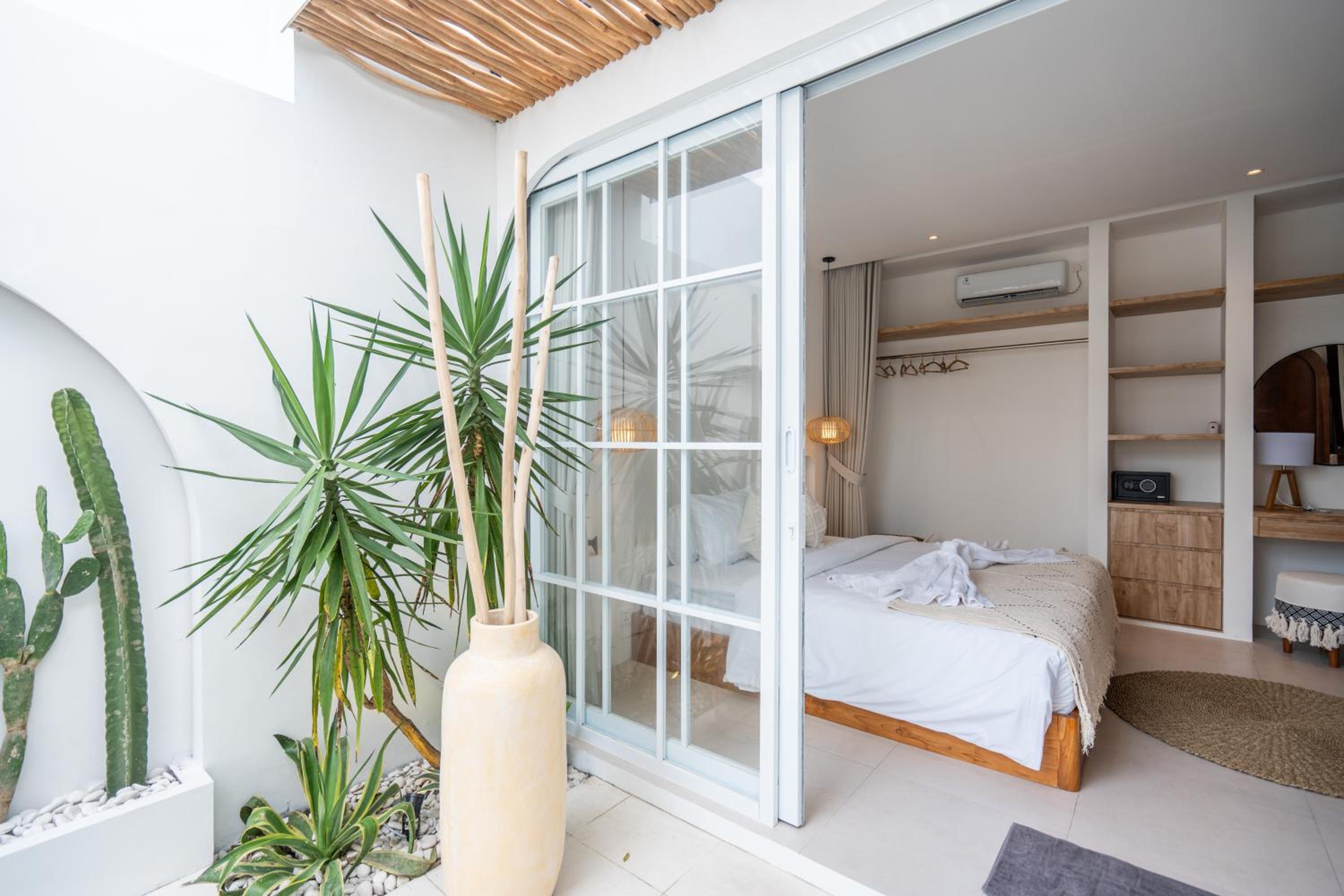 NEW! Luna Di Bali - 1BR Villa in Kerobokan