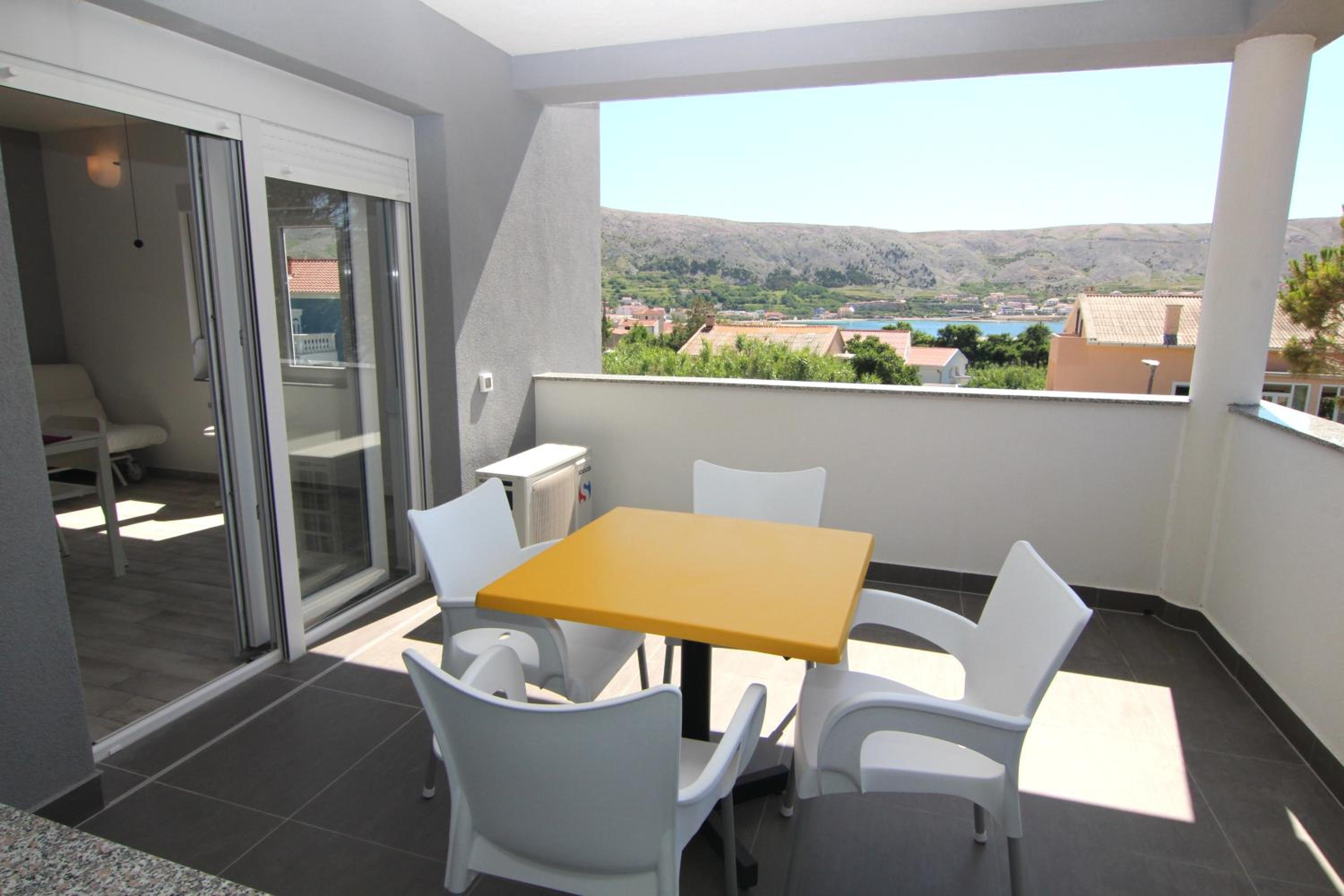 Apartment Villa Franci Pag with heating and open all year