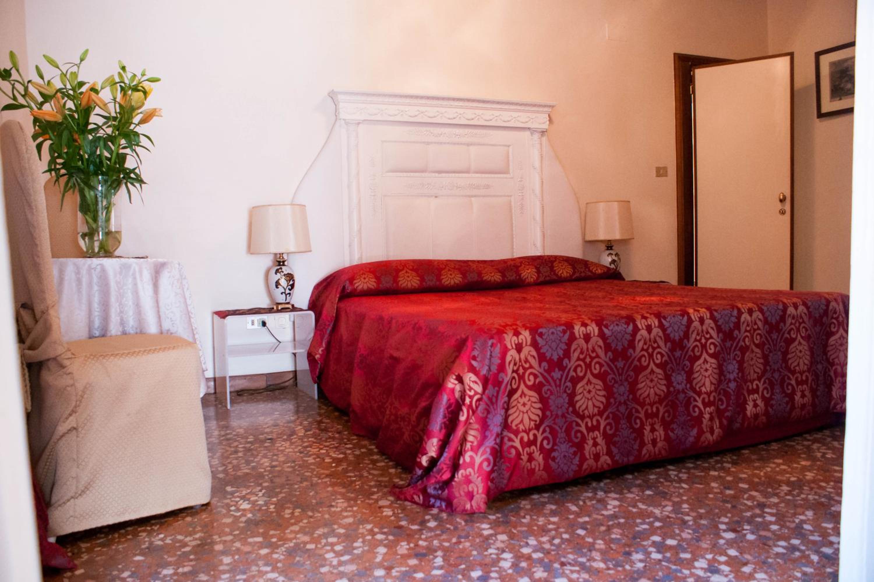 Palazzo San Firmino Historic Palace all Suite Canal View photo 4