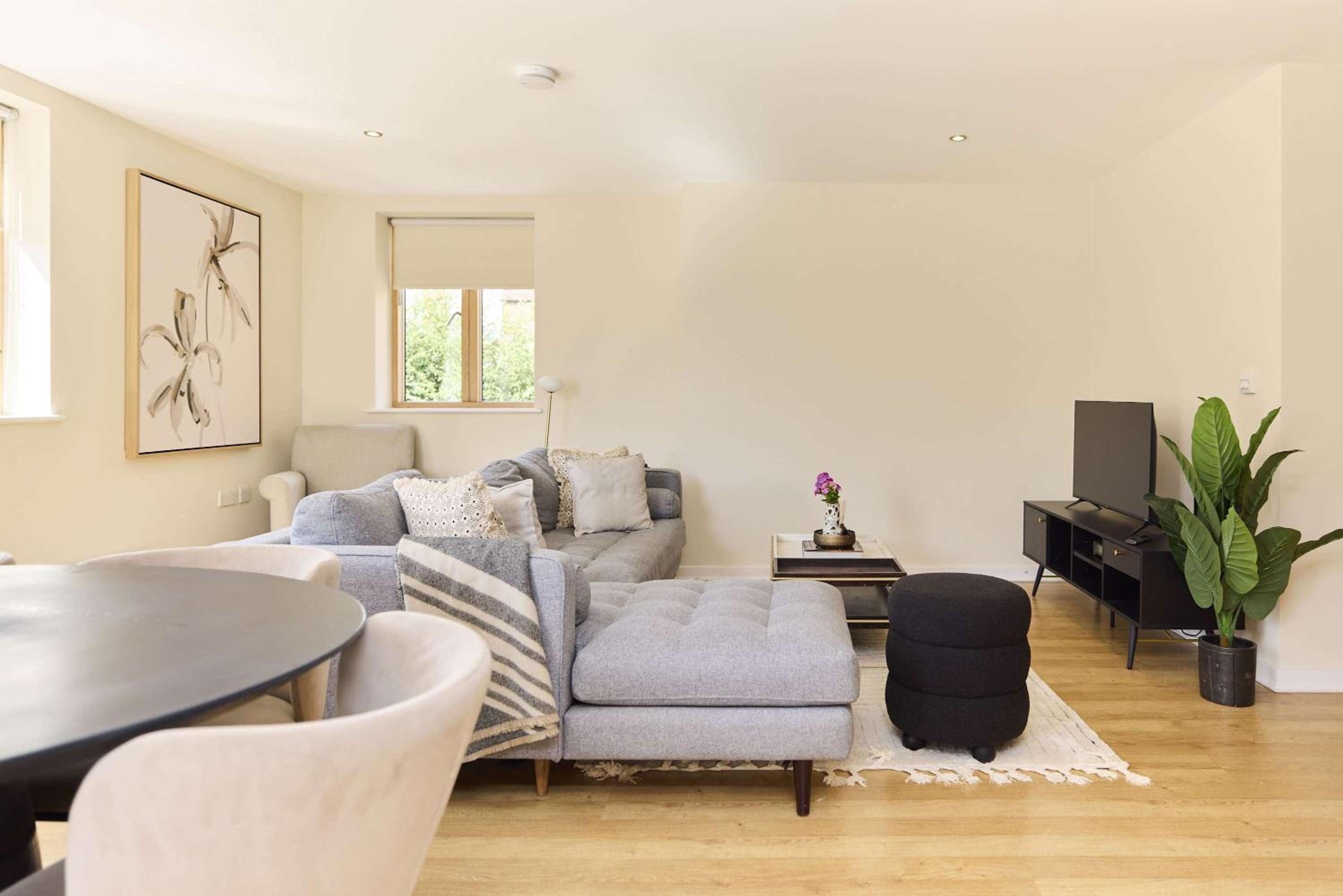 Putney Terrace Apartment