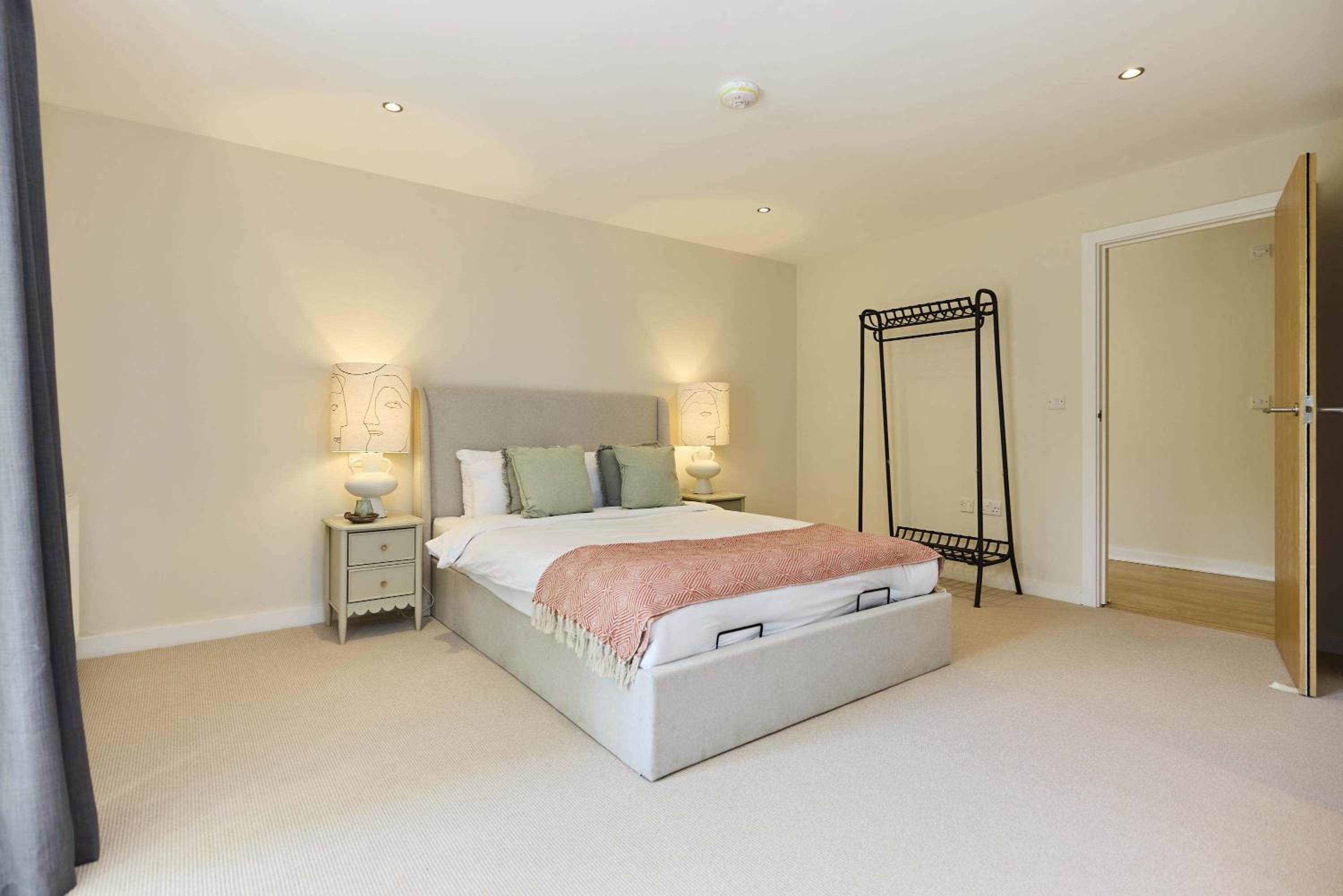 Putney Terrace Apartment