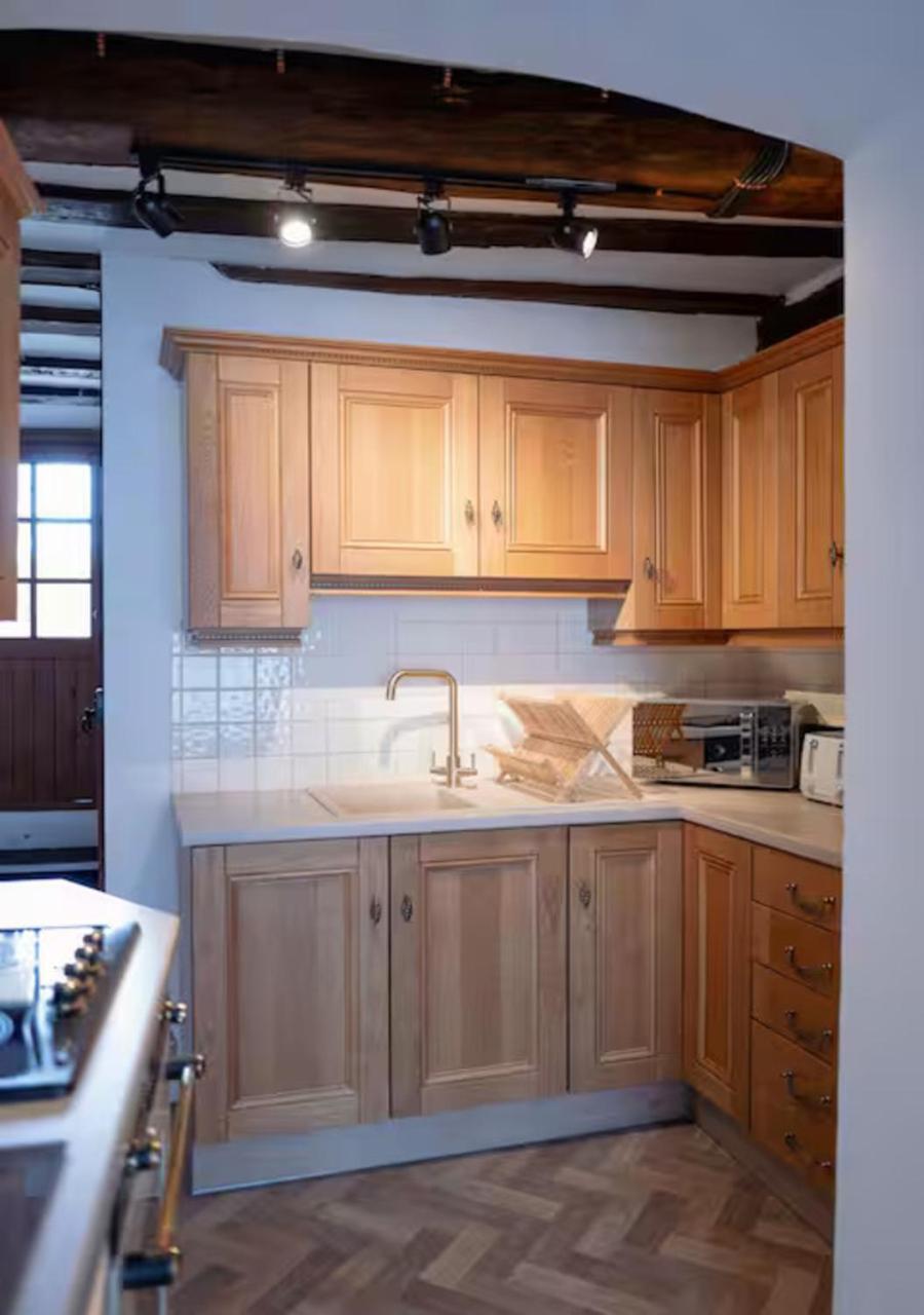 Ye Old Shop - 6BR Historic Shop House - Kent - Spacious Renovated & Ideal for Groups