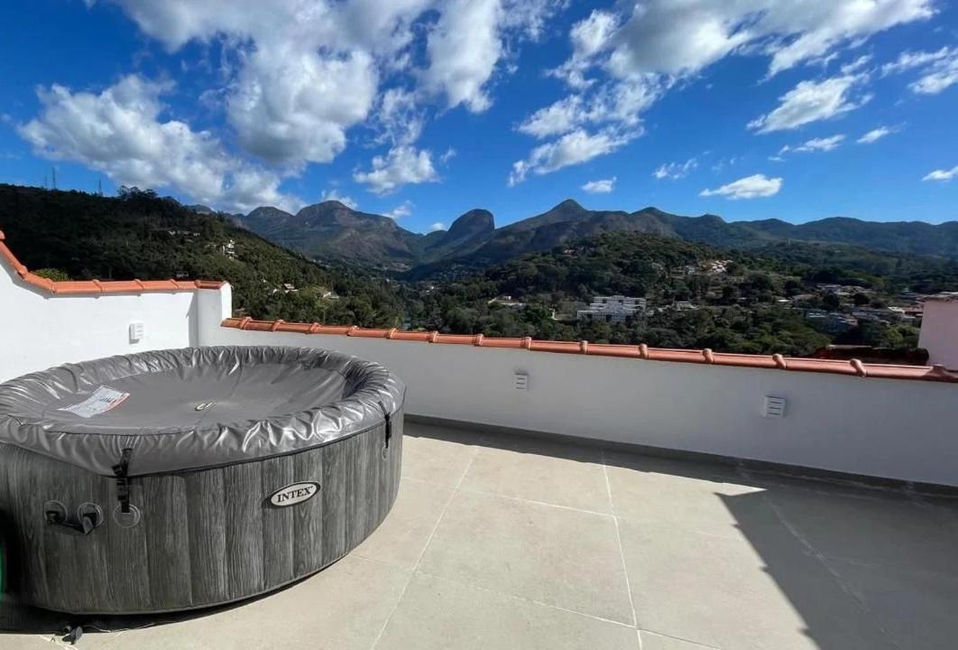 Mountain view, fireplace and private hot tub