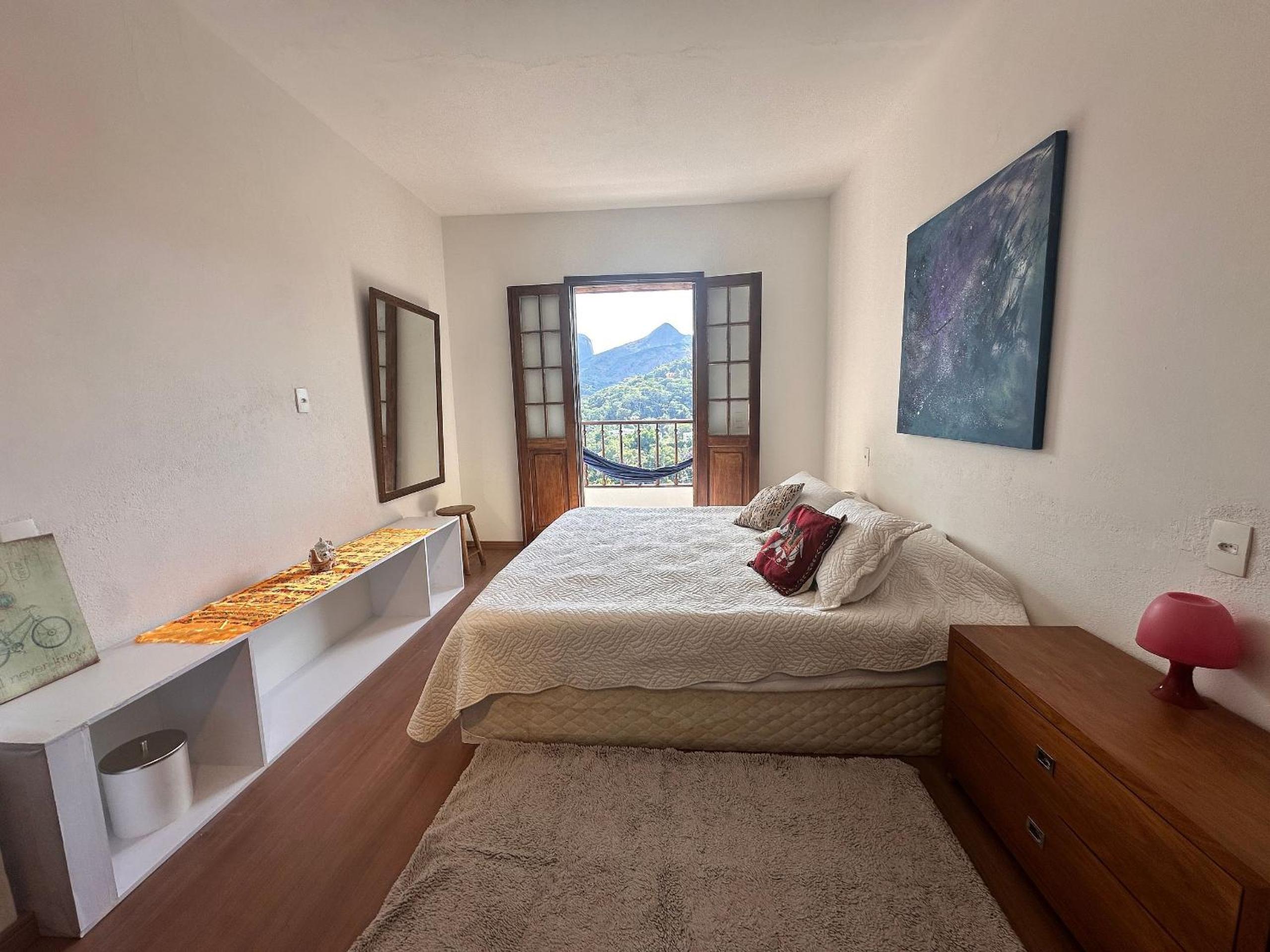 Mountain view, fireplace and private hot tub
