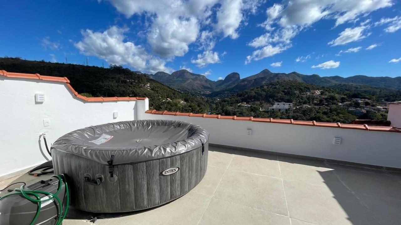 Mountain view, fireplace and private hot tub
