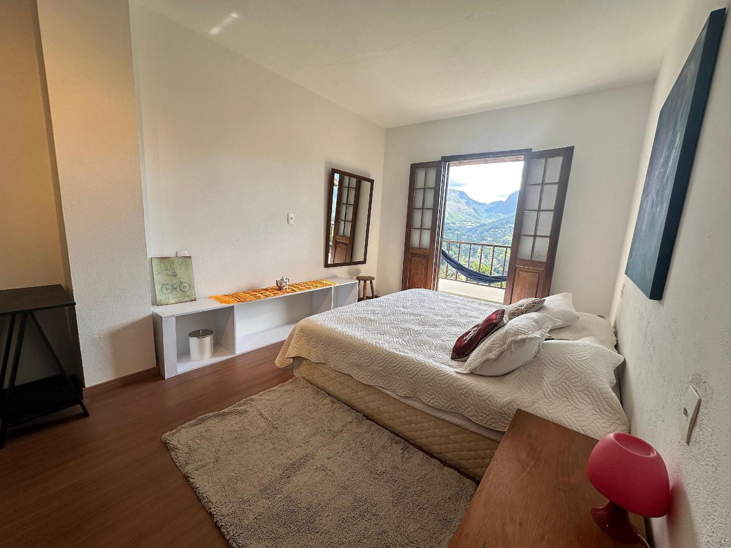 Mountain view, fireplace and private hot tub