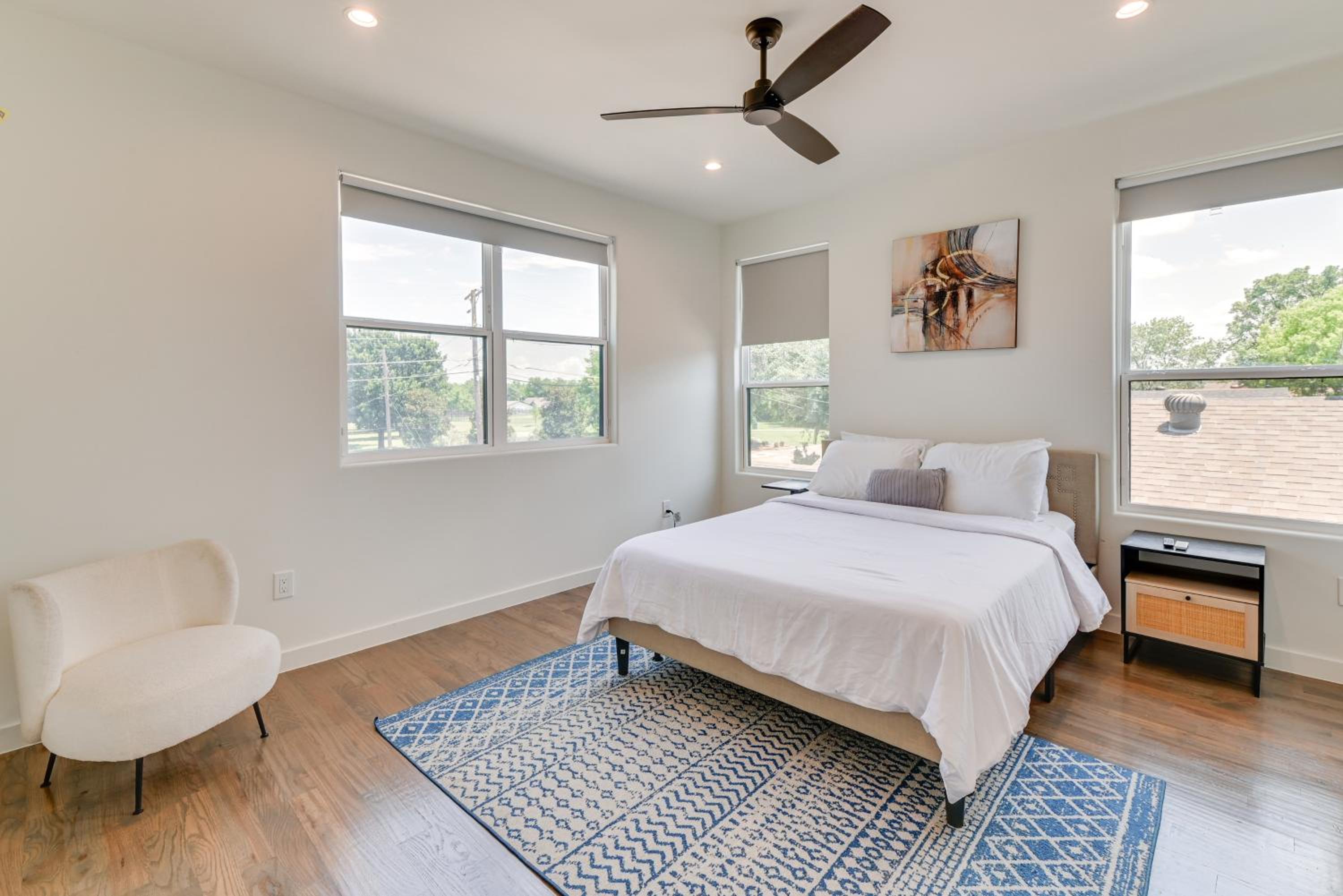 Modern and Spacious Home 3 Mi to Downtown Dallas!