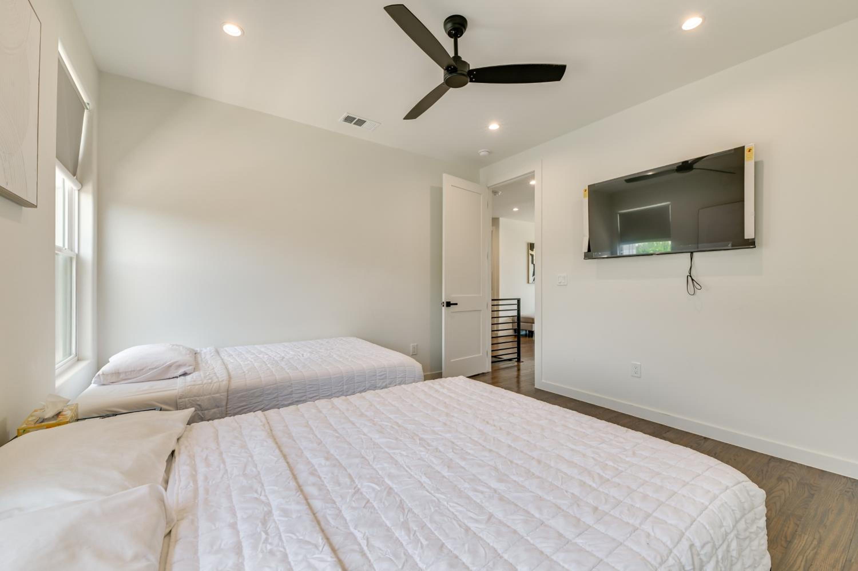 Modern and Spacious Home 3 Mi to Downtown Dallas!