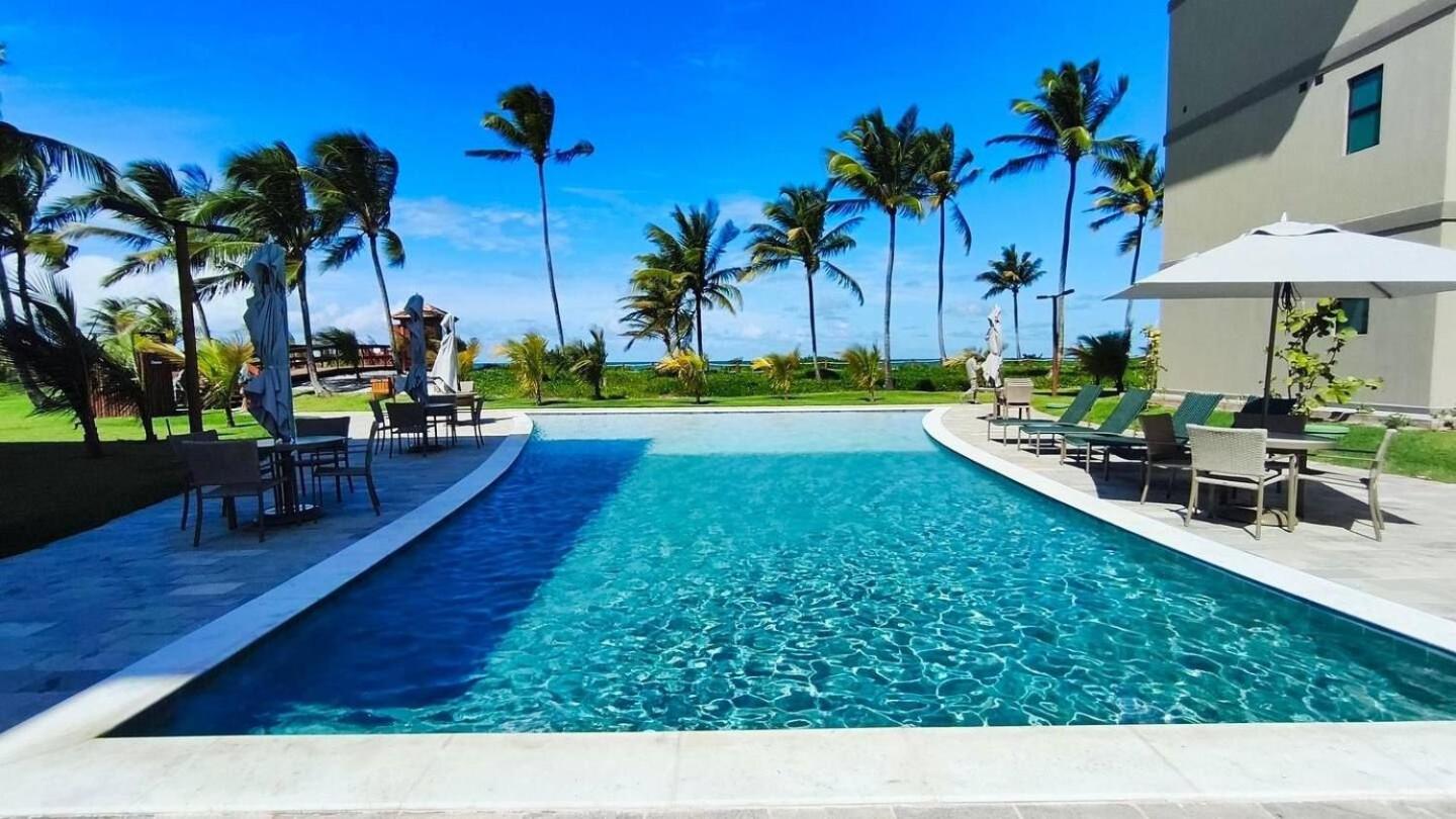 Brisa Muro Alto By Flat na Praia | Beachfront Apartment in Porto de Galinhas