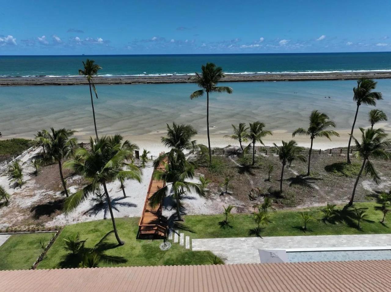 Brisa Muro Alto By Flat na Praia | Beachfront Apartment in Porto de Galinhas