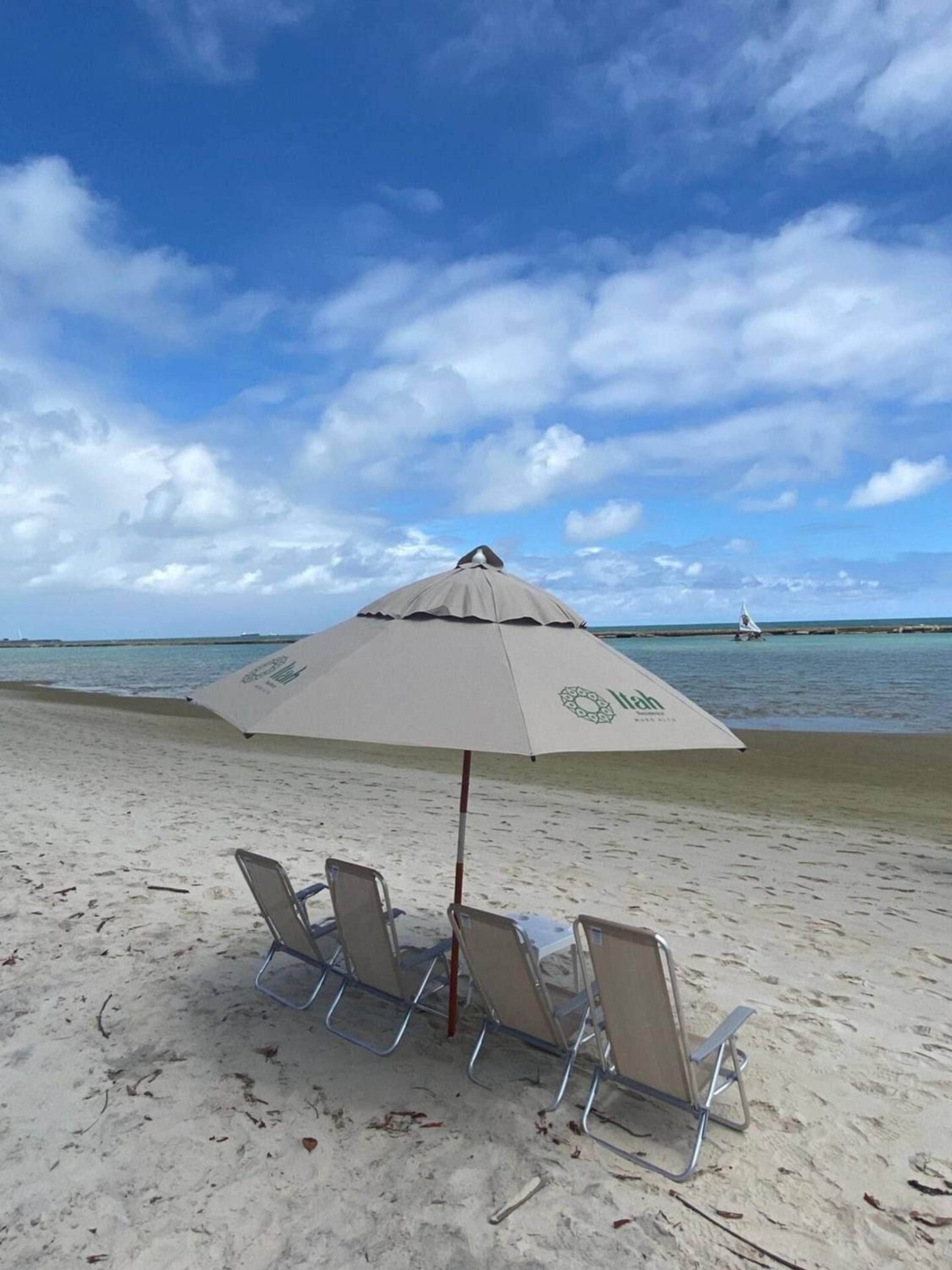 Brisa Muro Alto By Flat na Praia | Beachfront Apartment in Porto de Galinhas