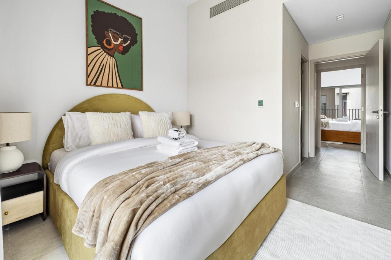 New 2.5 BR Villa With PS5 and Garden Near Dubai Mall