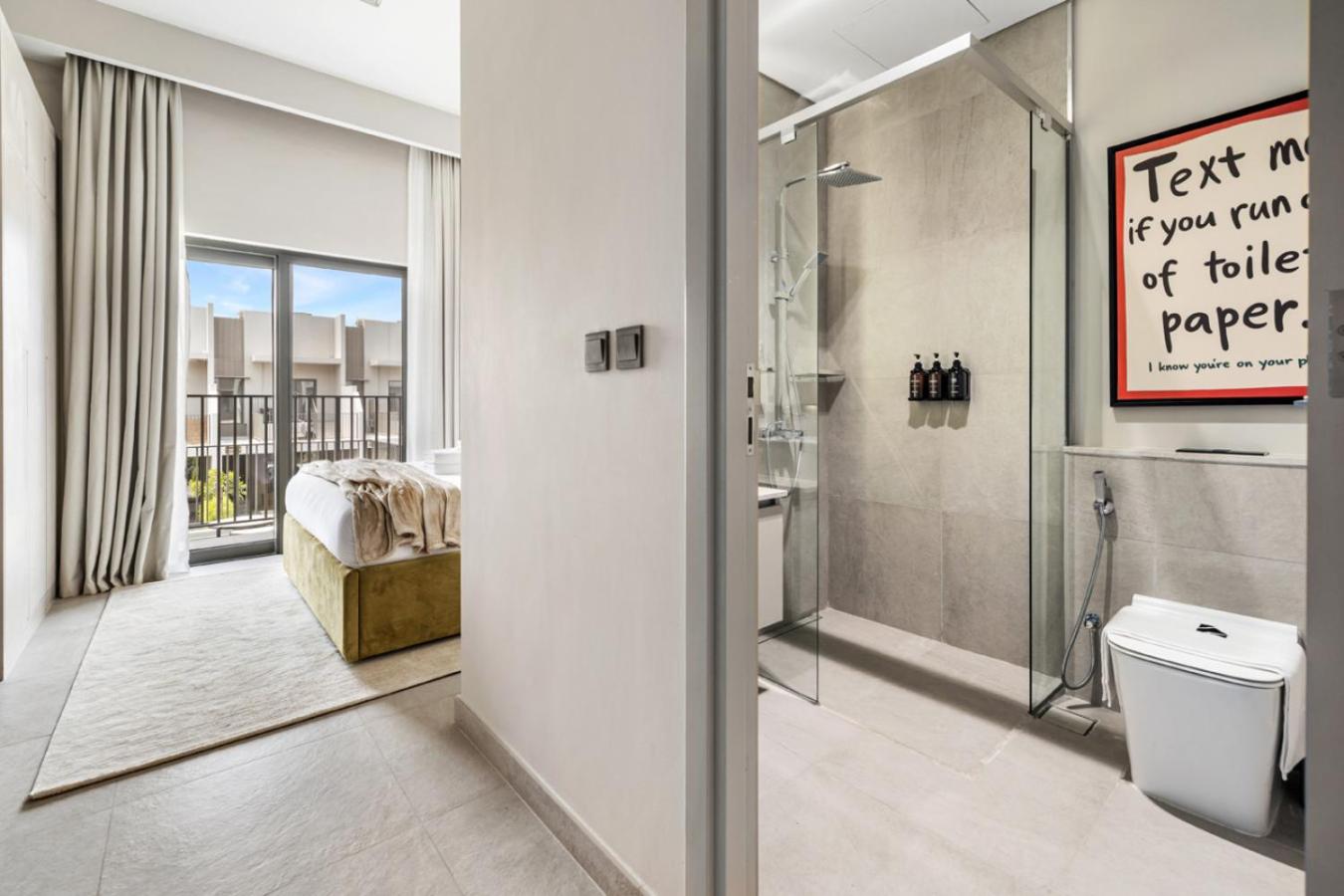 New 2.5 BR Villa With PS5 and Garden Near Dubai Mall