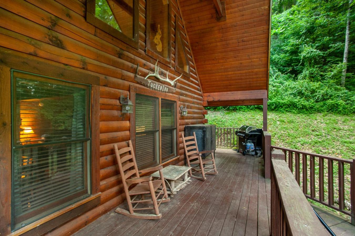 Tucked Inn Hot Tub Grill Fireplace MORE