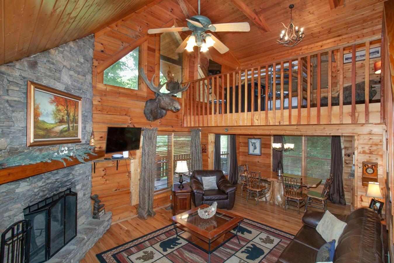 Tucked Inn Hot Tub Grill Fireplace MORE