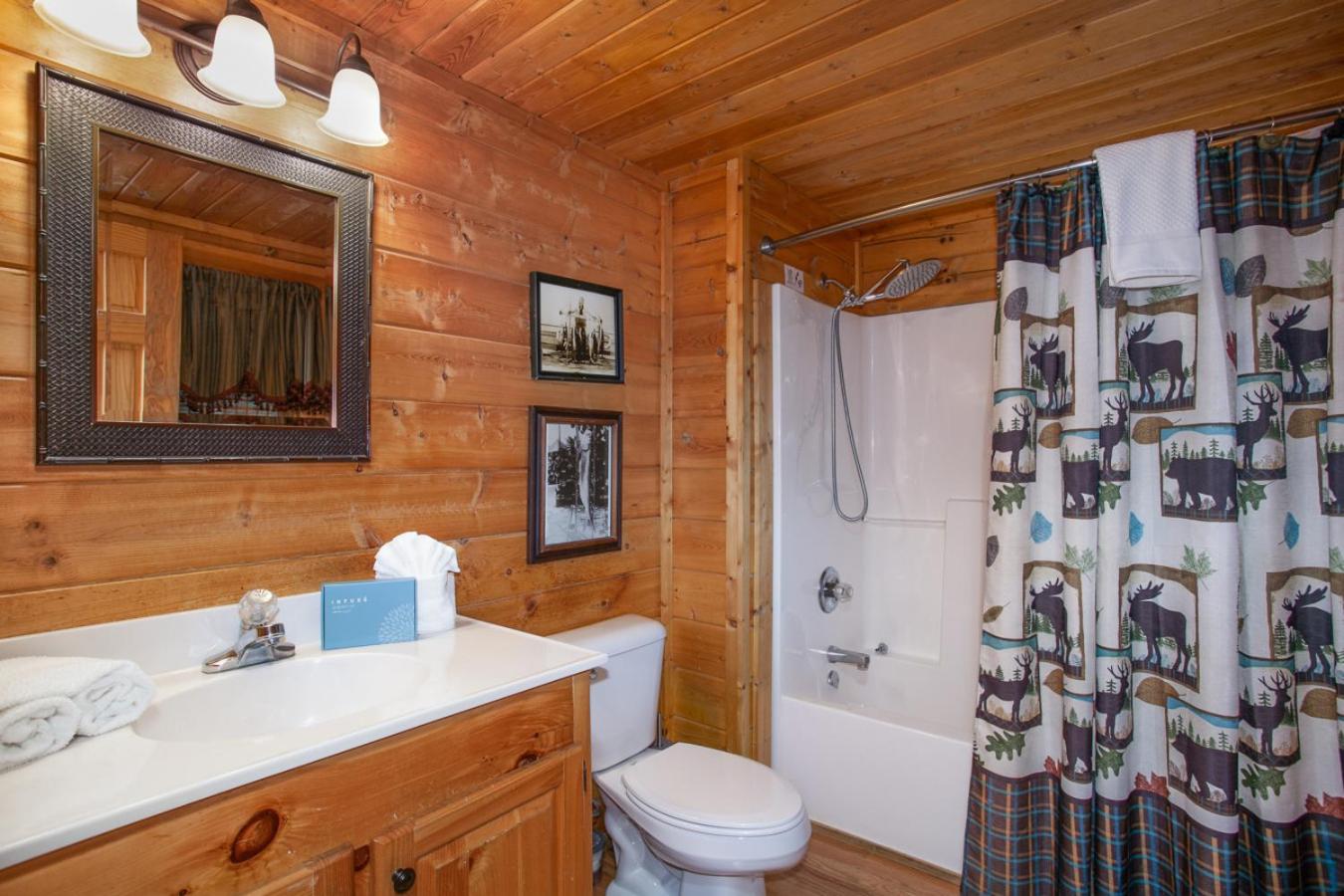 Tucked Inn Hot Tub Grill Fireplace MORE
