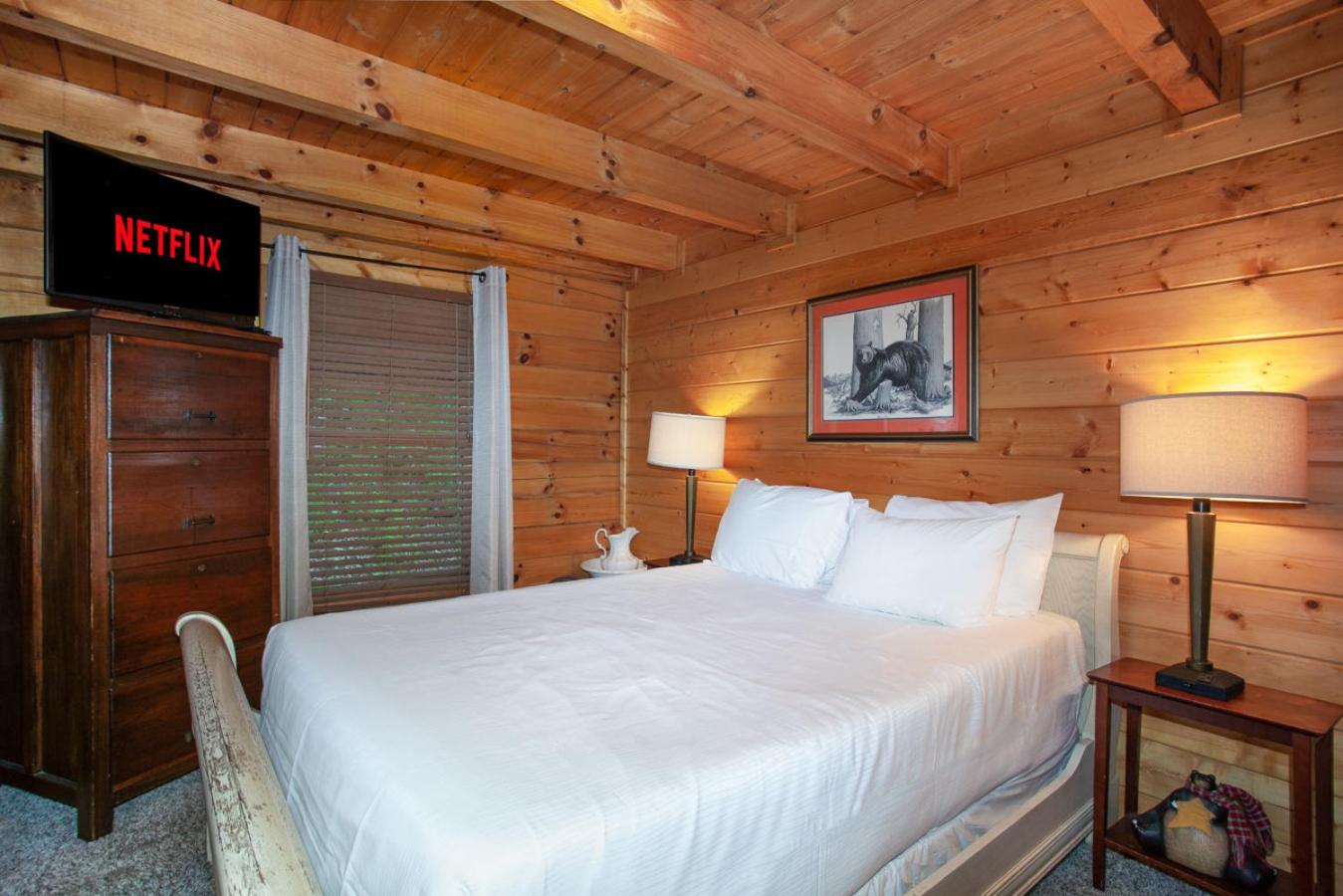 Tucked Inn Hot Tub Grill Fireplace MORE