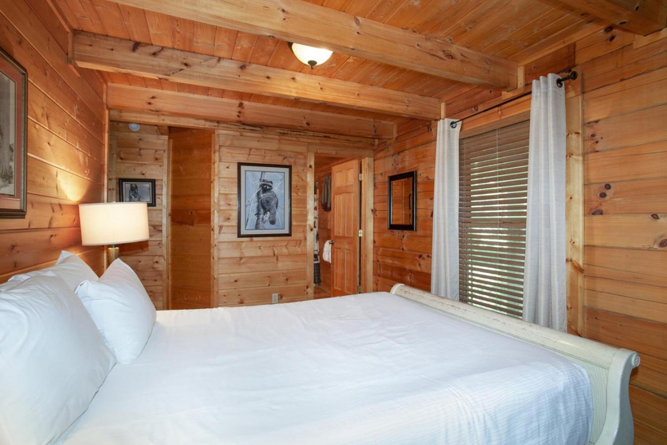 Tucked Inn Hot Tub Grill Fireplace MORE