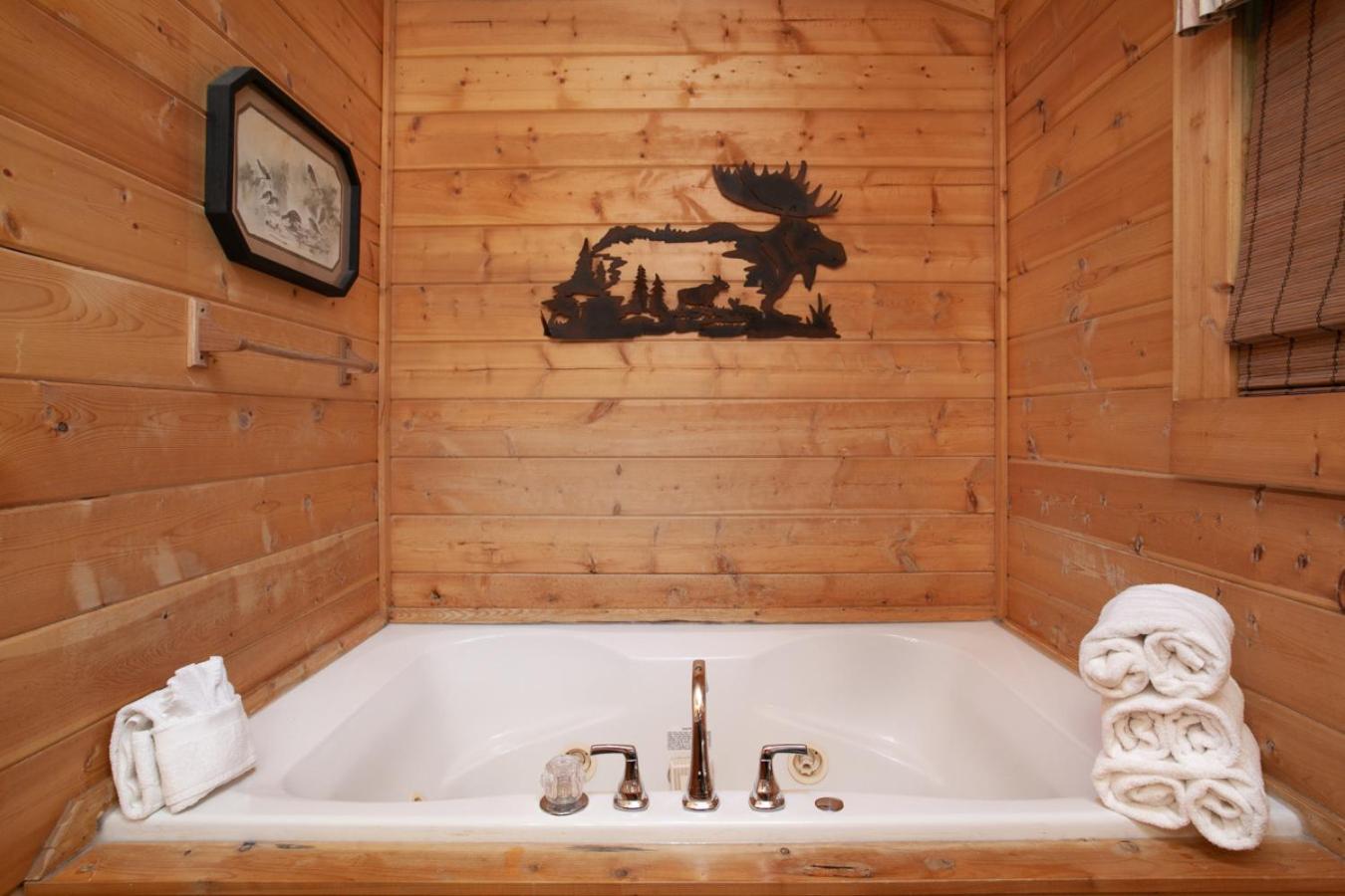 Tucked Inn Hot Tub Grill Fireplace MORE