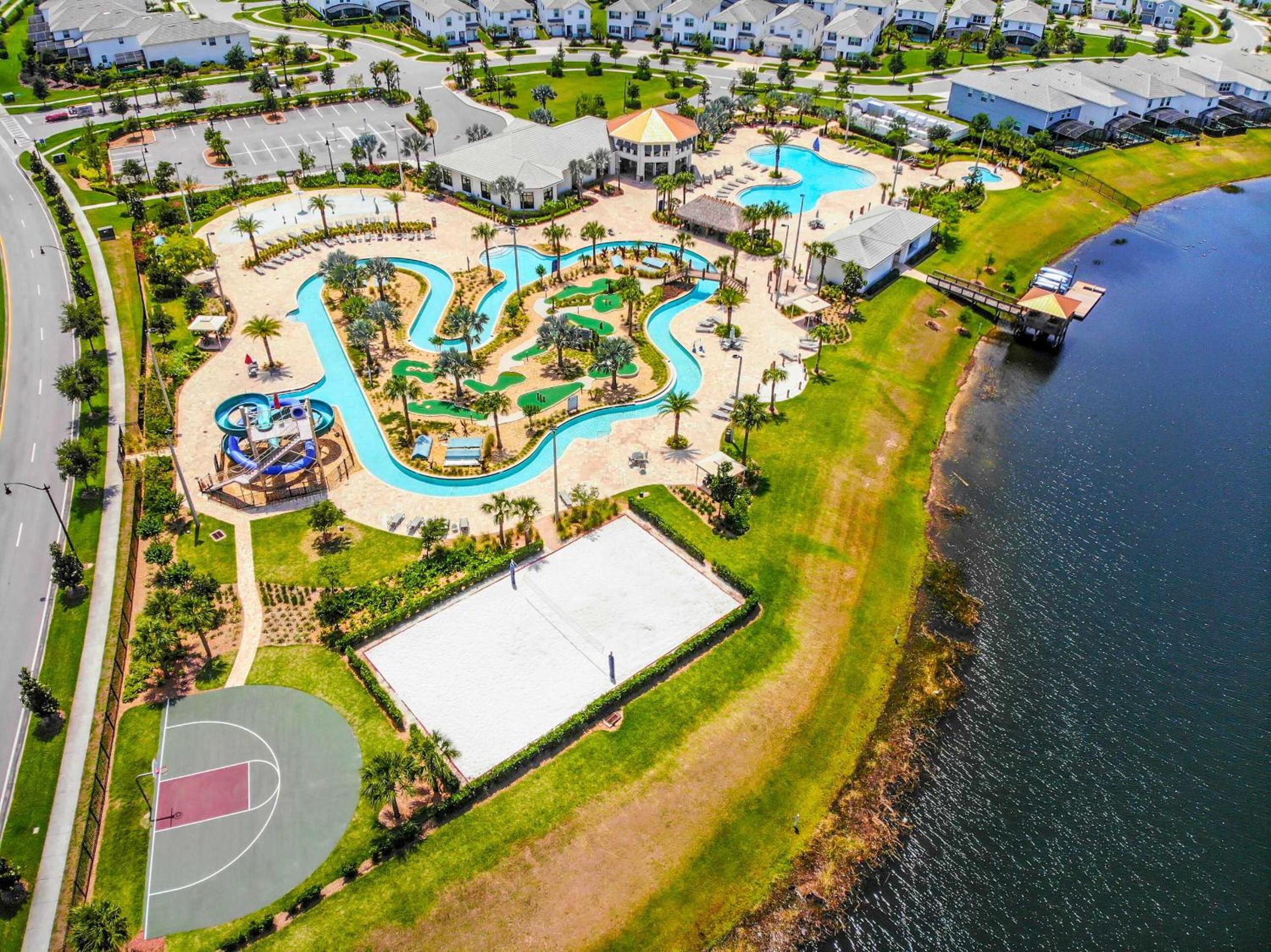 Relaxing Lakeview 2BR Condo with 2 Clubhouses