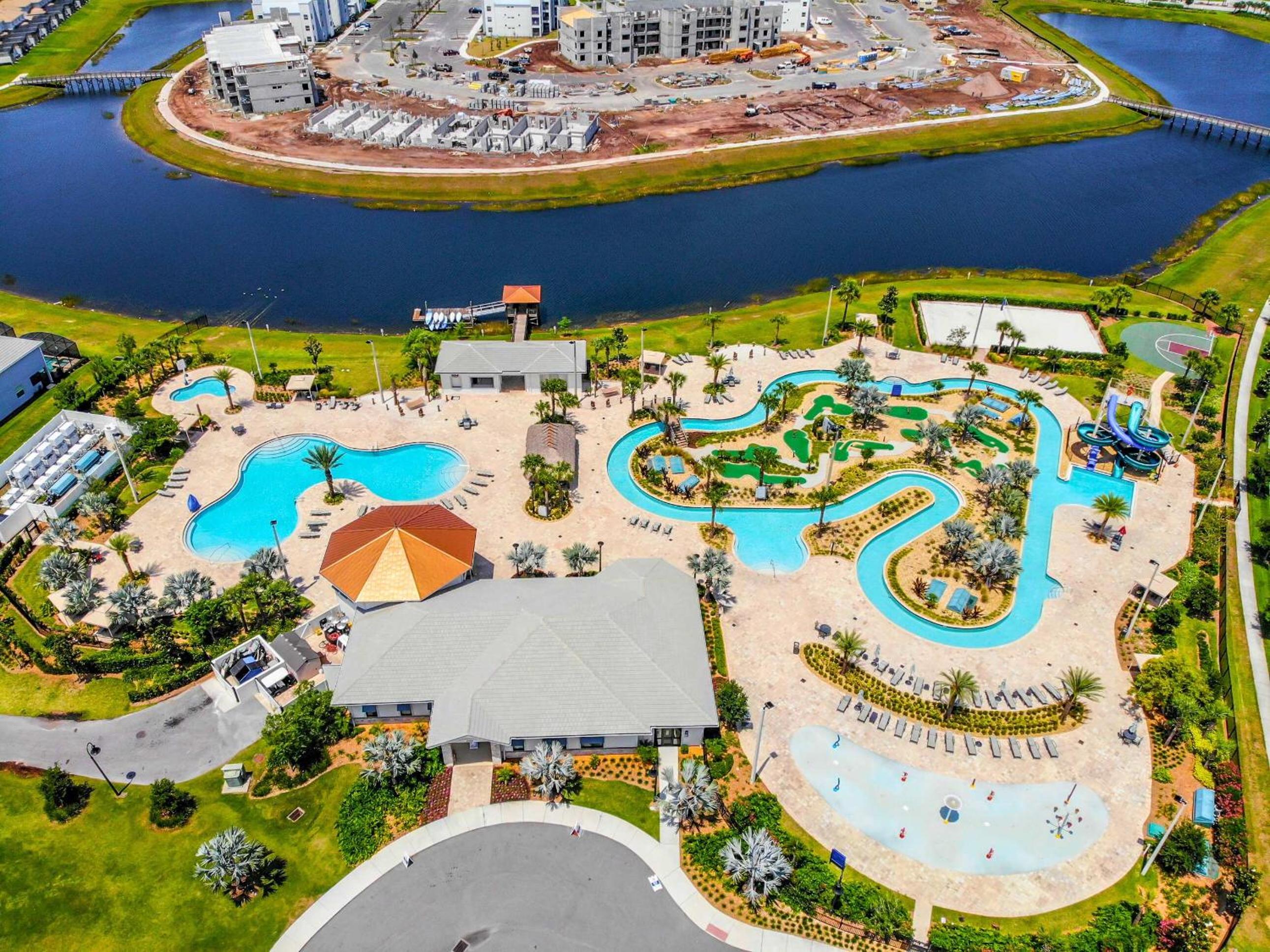 Relaxing Lakeview 2BR Condo with 2 Clubhouses