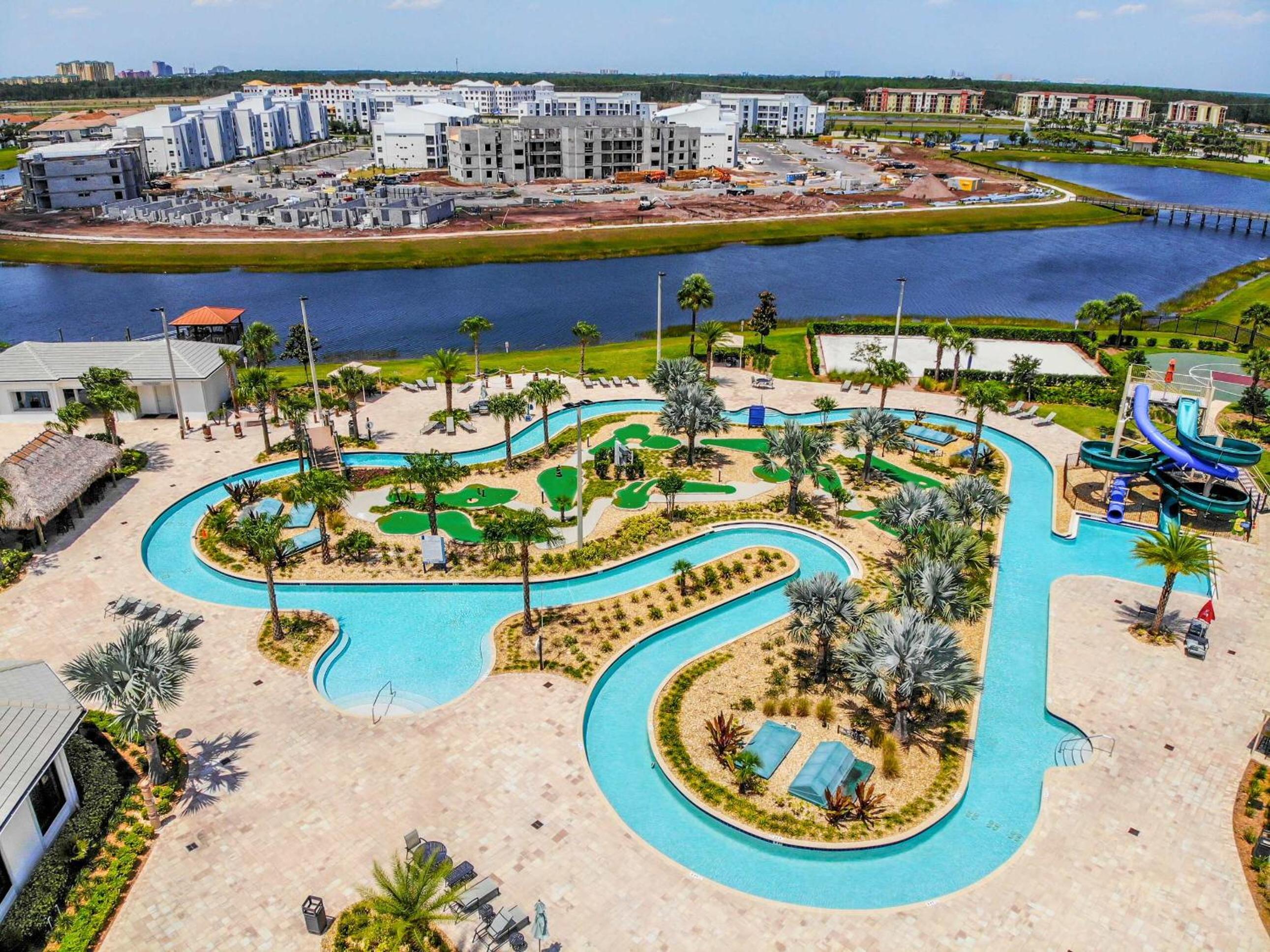 Relaxing Lakeview 2BR Condo with 2 Clubhouses