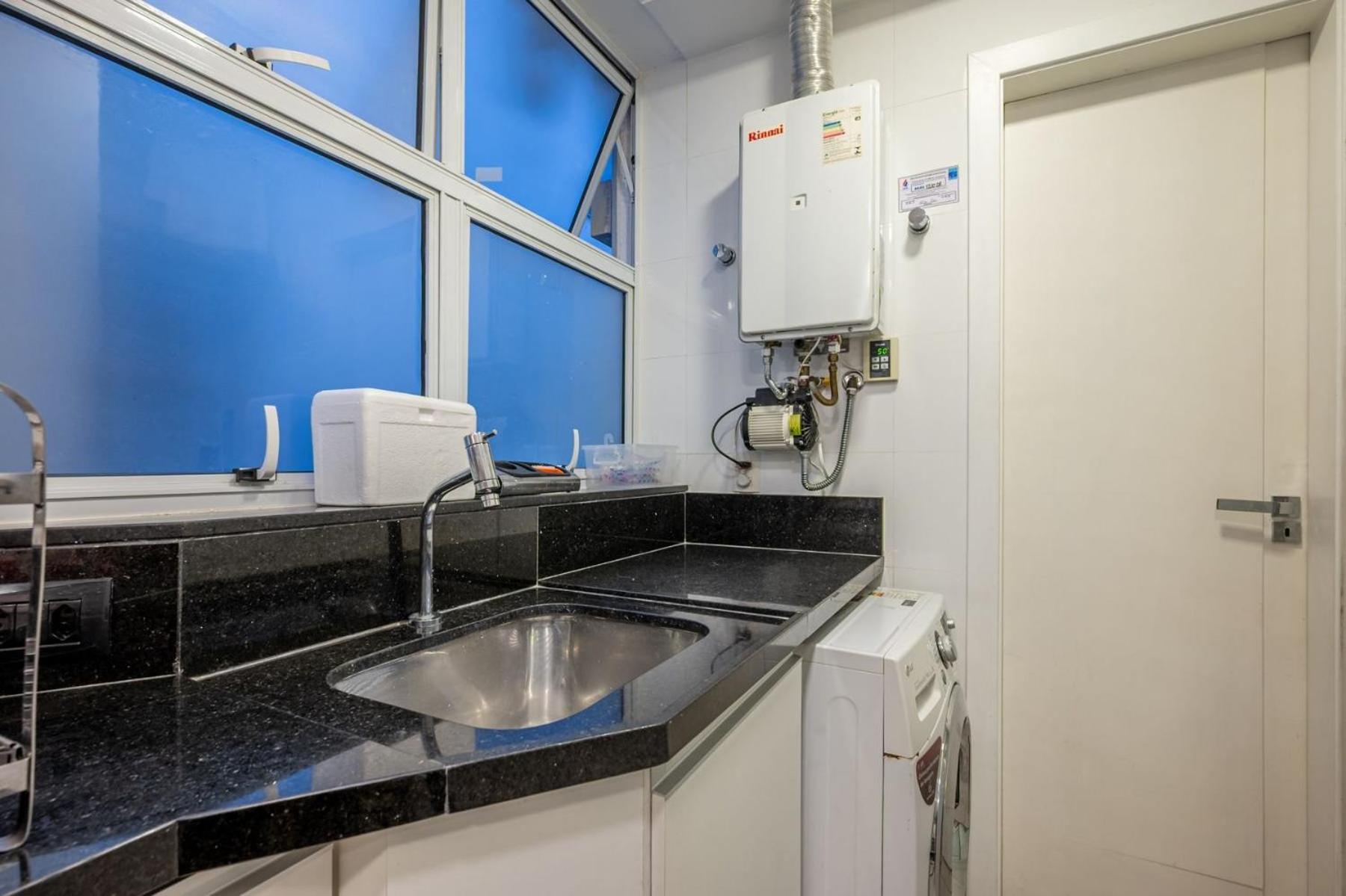 Apartment between Copa, Ipanema Arpoador