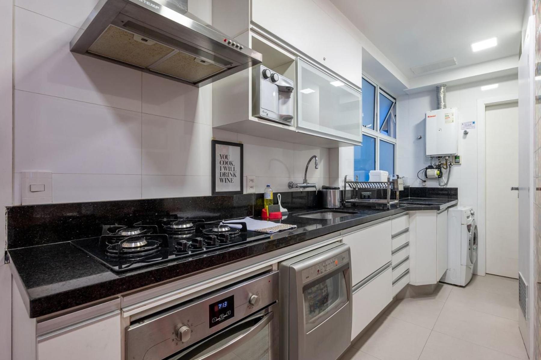 Apartment between Copa, Ipanema Arpoador