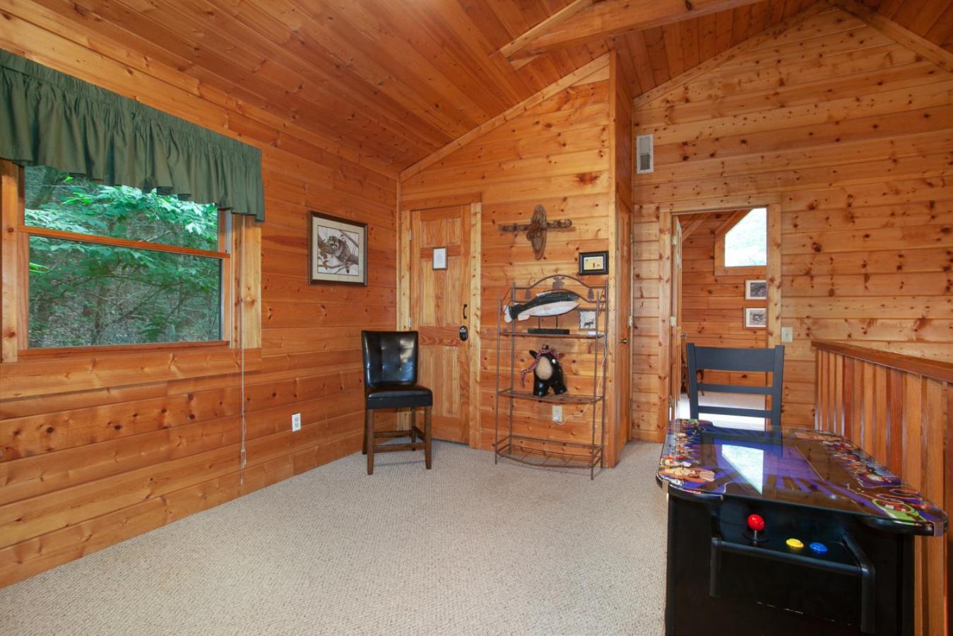 Jeremiahs Lodge Pet Friendly Grill Fireplace MORE