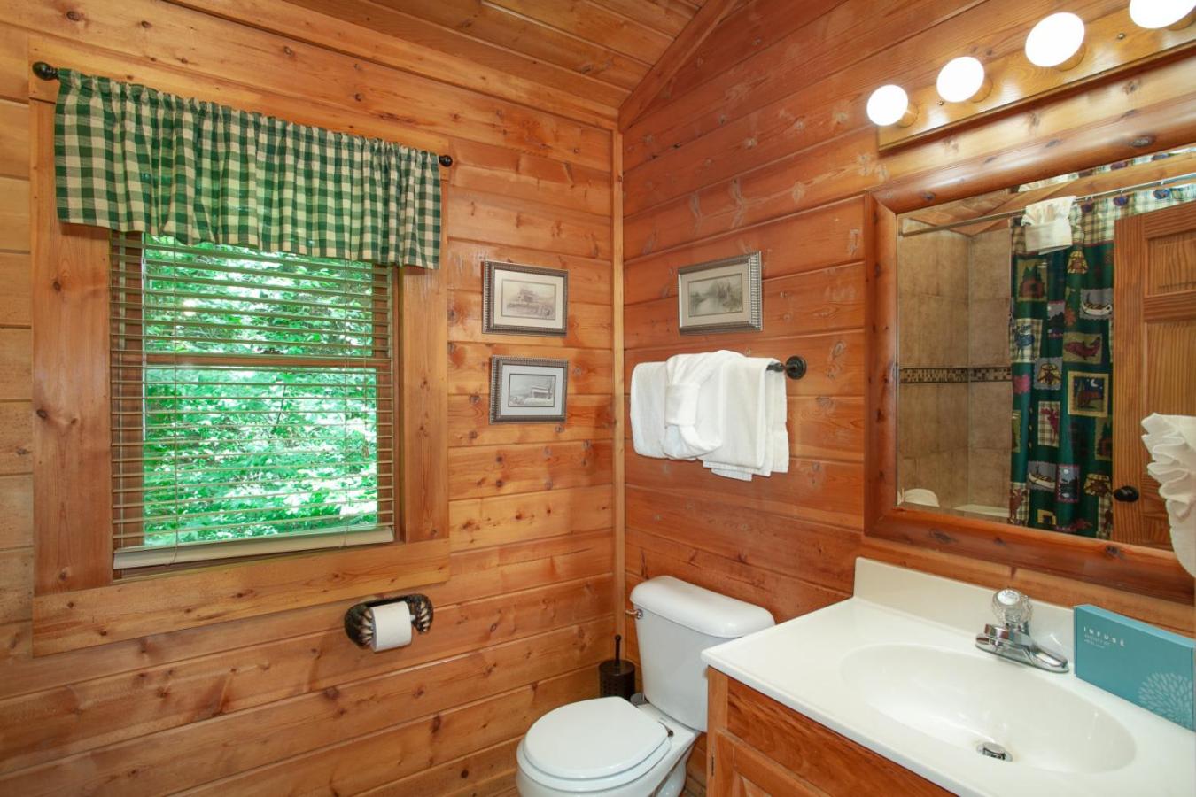 Jeremiahs Lodge Pet Friendly Grill Fireplace MORE
