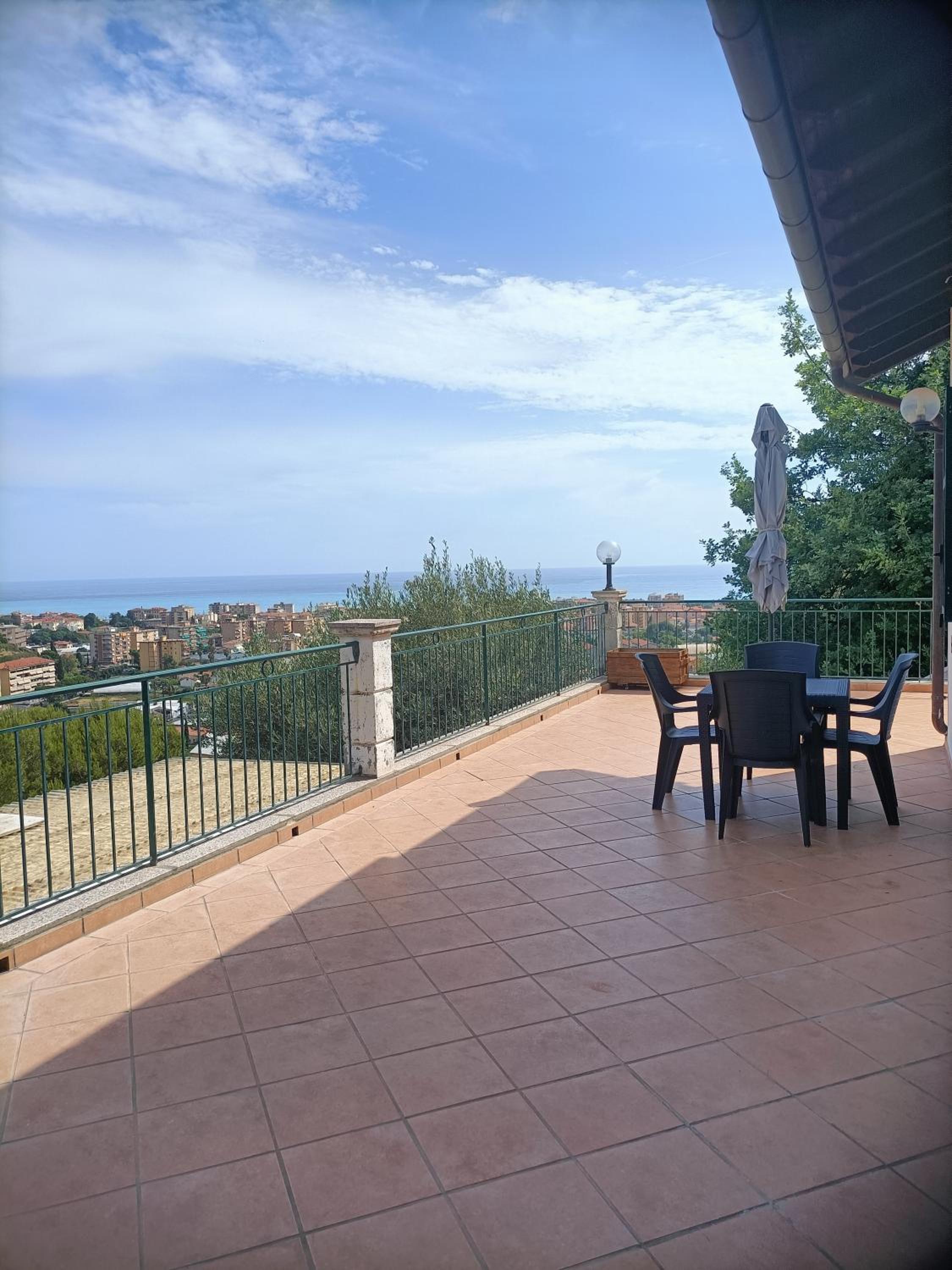Casa indipendente Roque Vista al mar con parking gratuito
