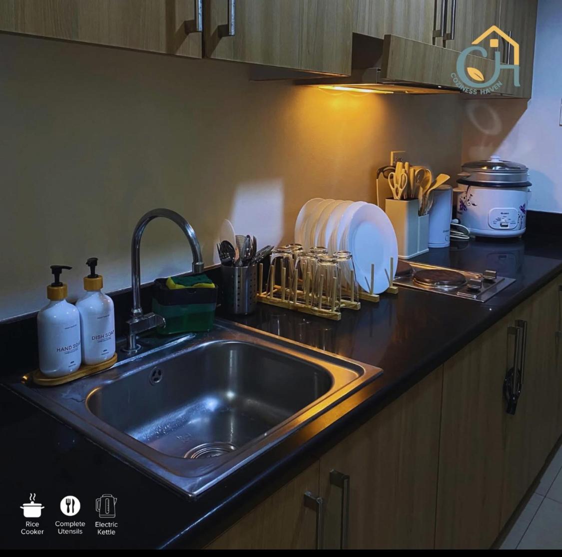 Apartment with balcony walking distance to Mall of Asia located in Shore1 and 2 Residences