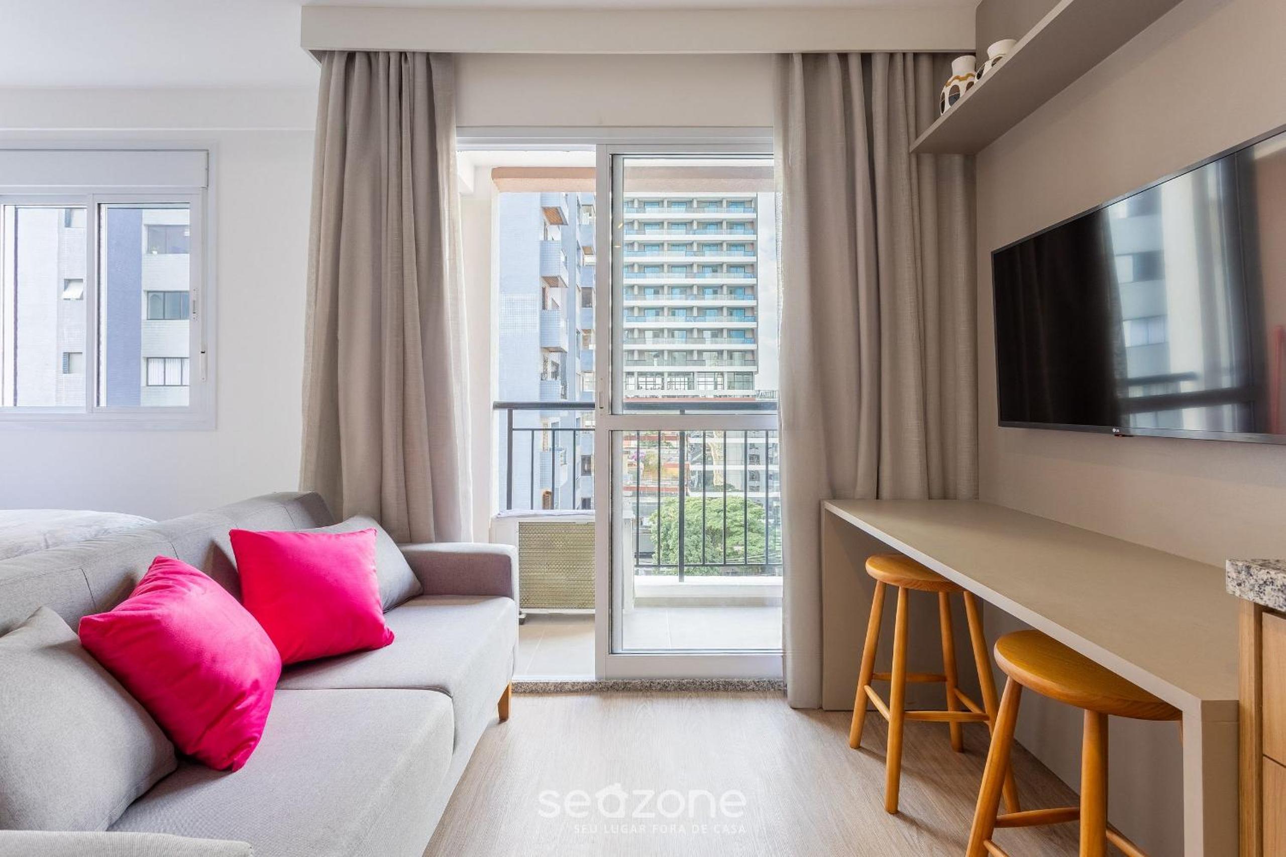 Modern Studios 500m from the Metro in Pinheiros - CPM
