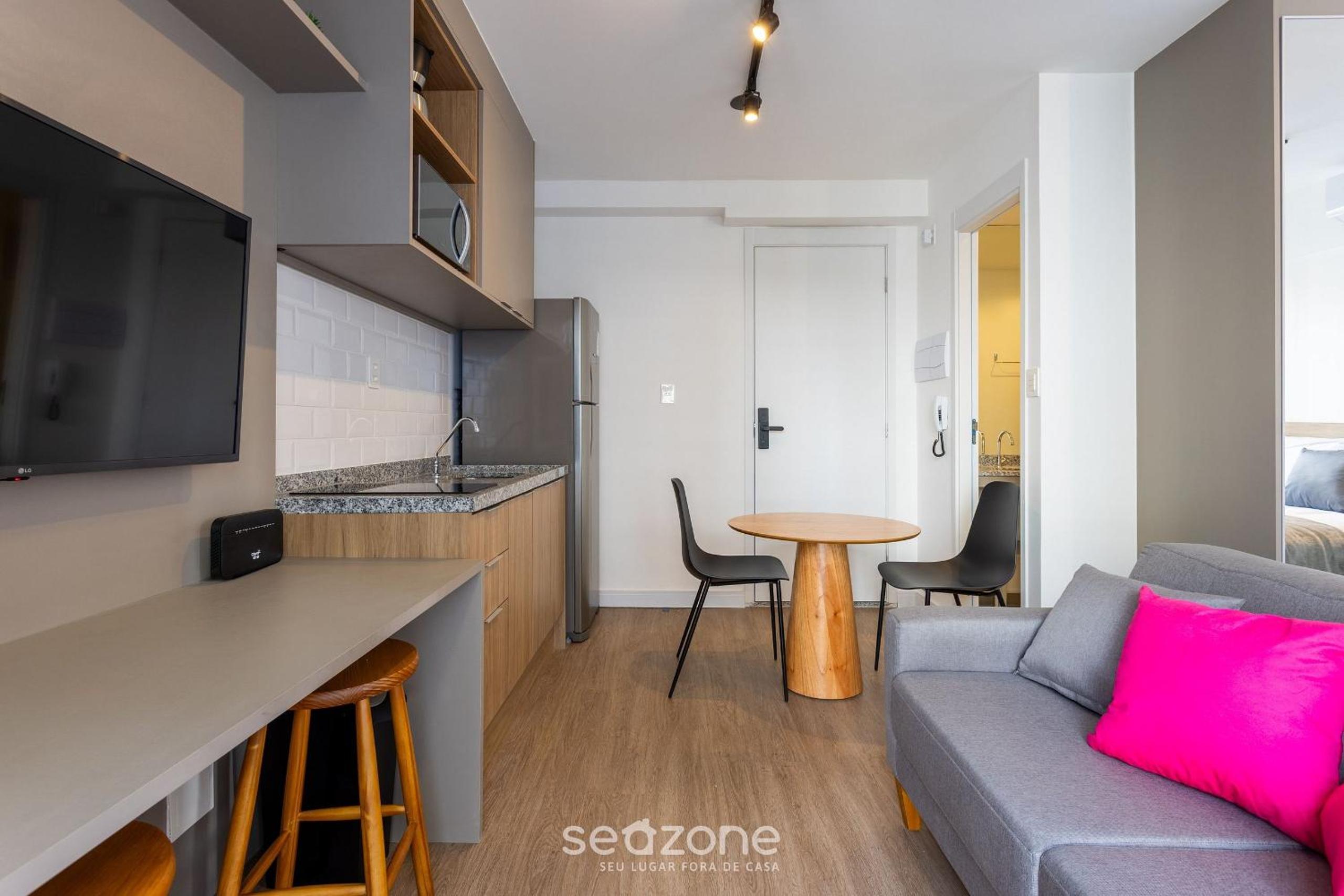 Modern Studios 500m from the Metro in Pinheiros - CPM