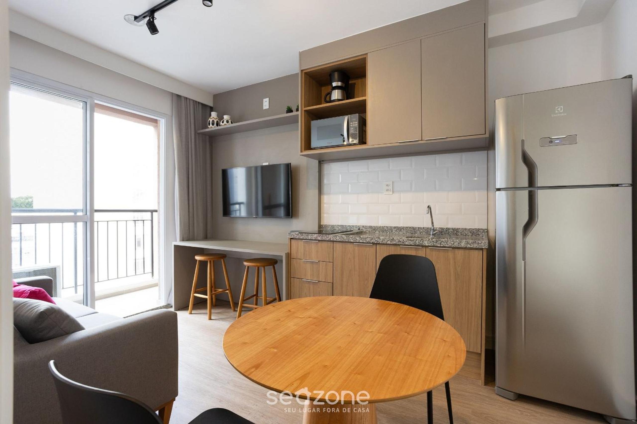 Modern Studios 500m from the Metro in Pinheiros - CPM