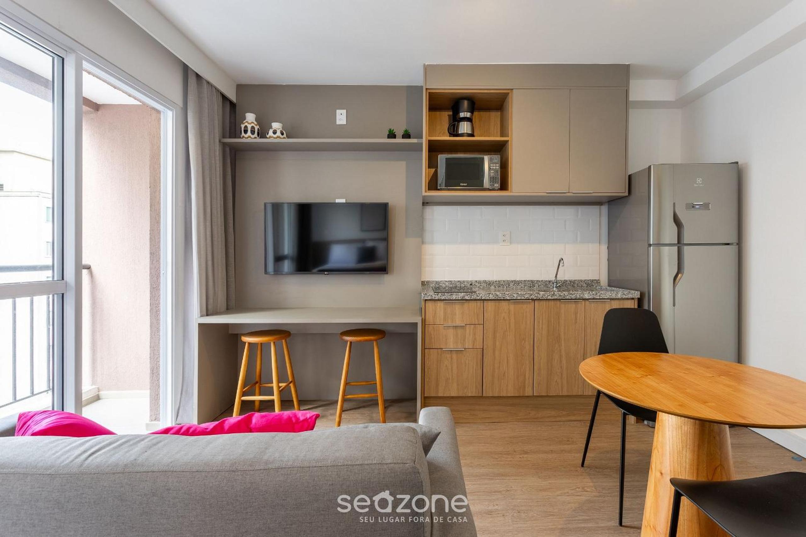 Modern Studios 500m from the Metro in Pinheiros - CPM