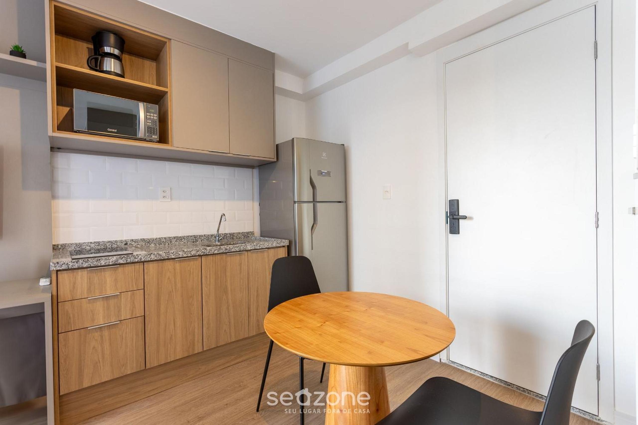 Modern Studios 500m from the Metro in Pinheiros - CPM