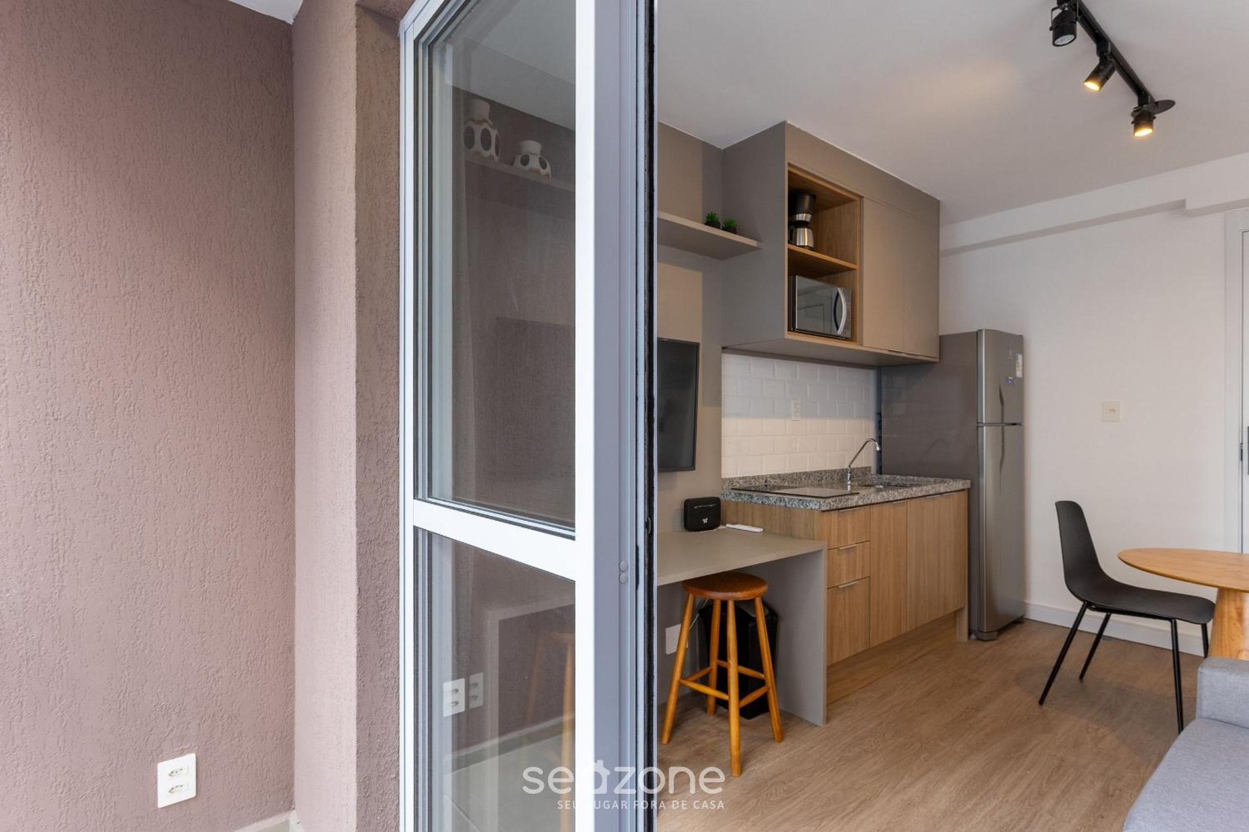 Modern Studios 500m from the Metro in Pinheiros - CPM