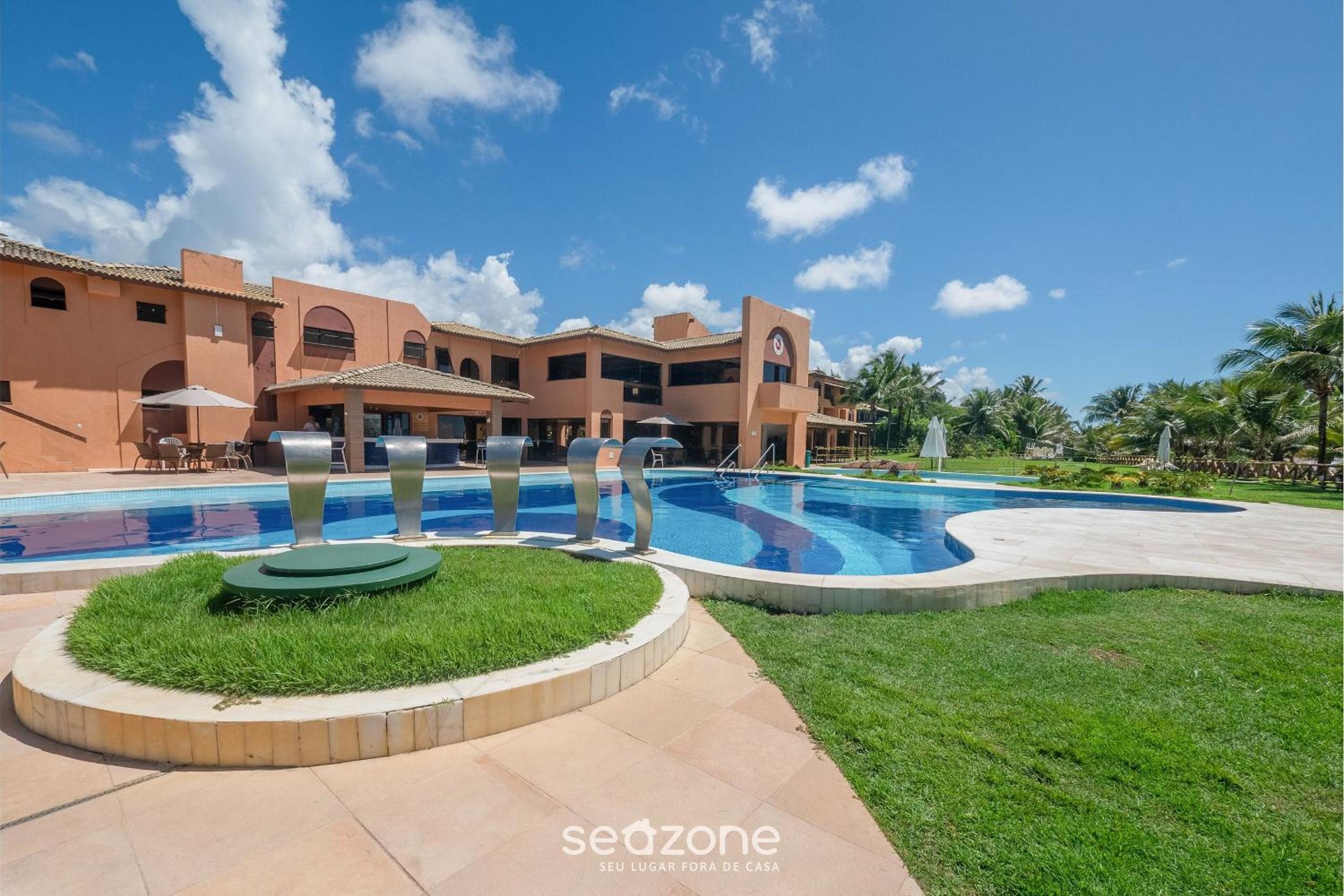 Condominium with Gym and Pool in Guarajuba - Camaçari GSH