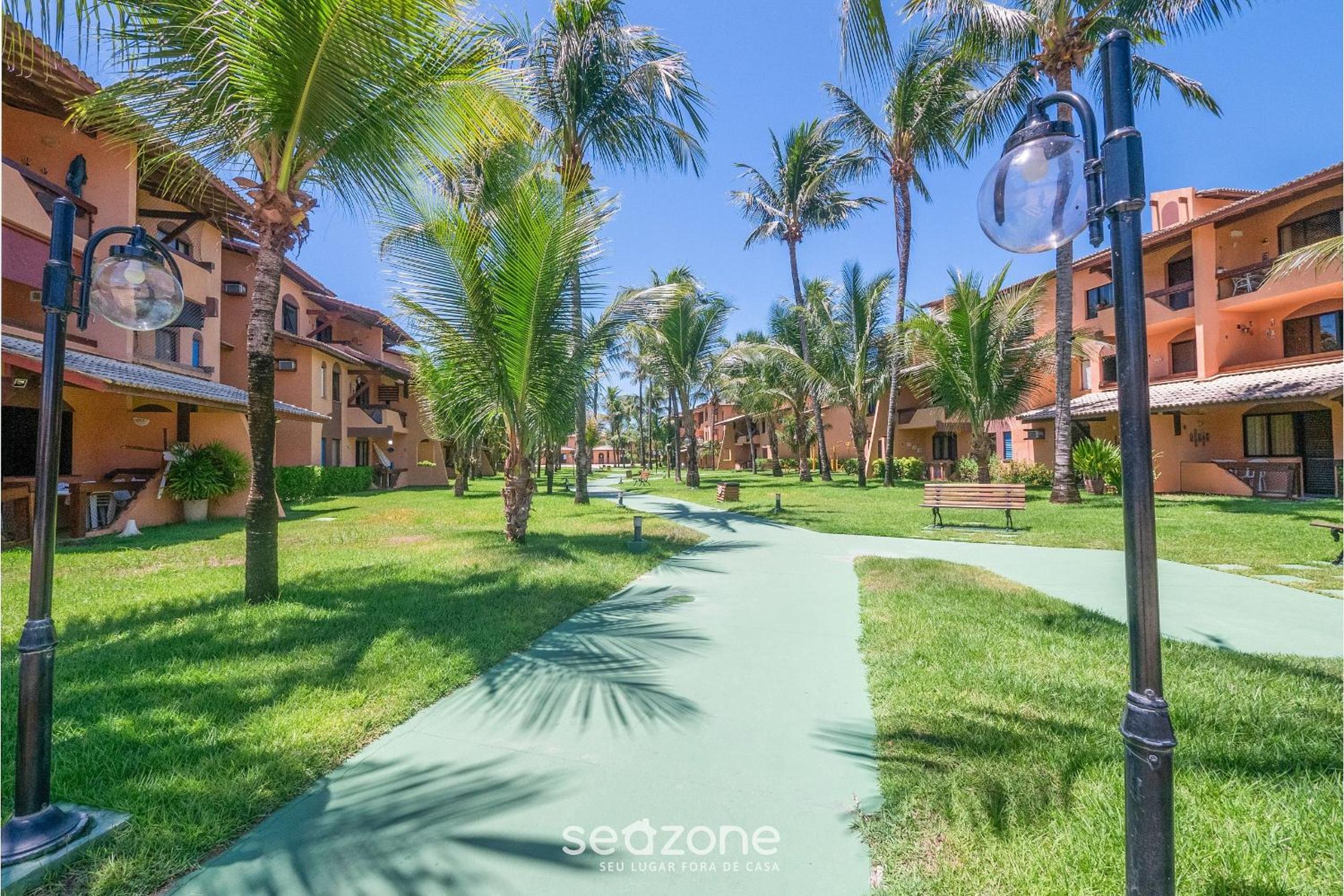 Condominium with Gym and Pool in Guarajuba - Camaçari GSH