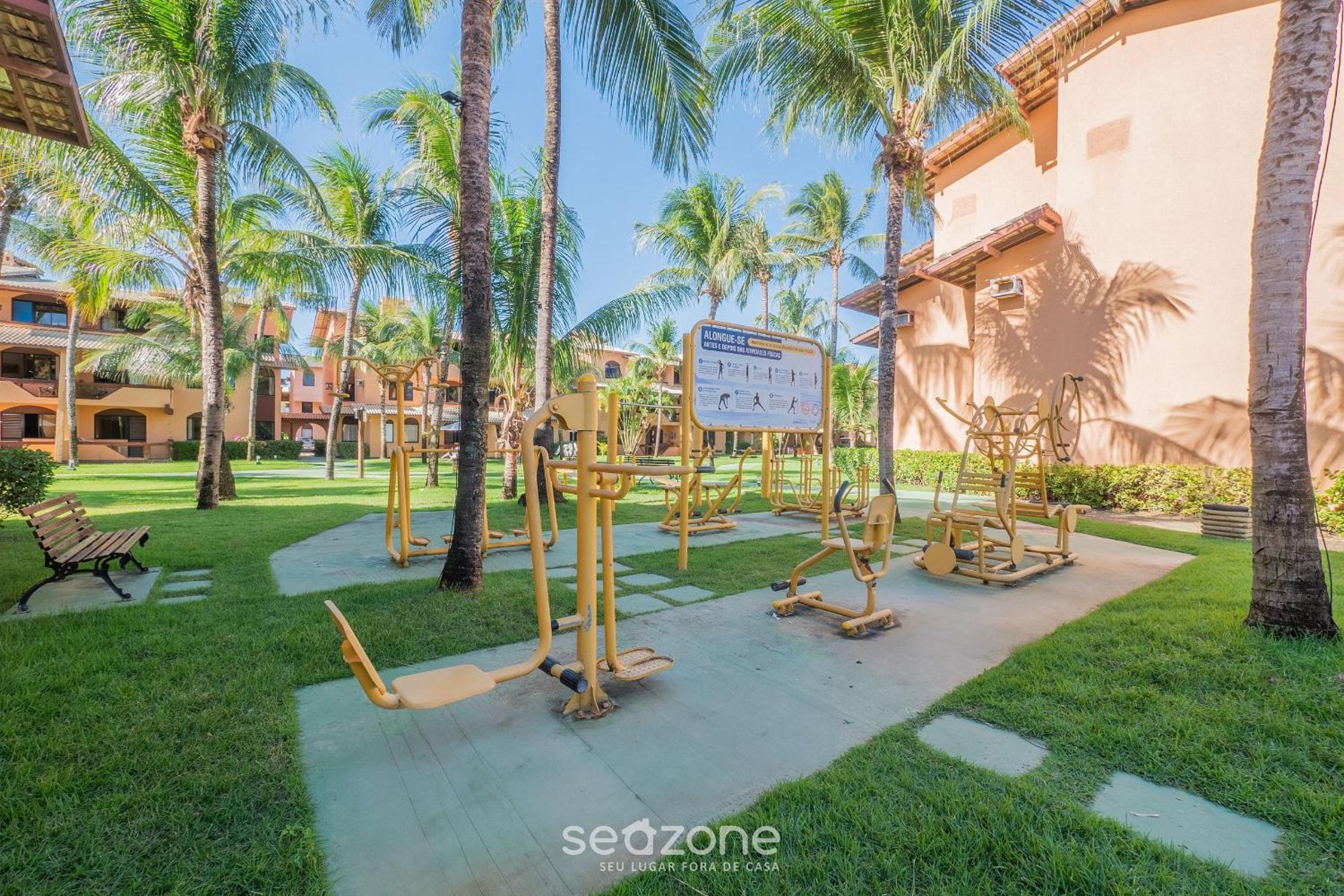 Condominium with Gym and Pool in Guarajuba - Camaçari GSH