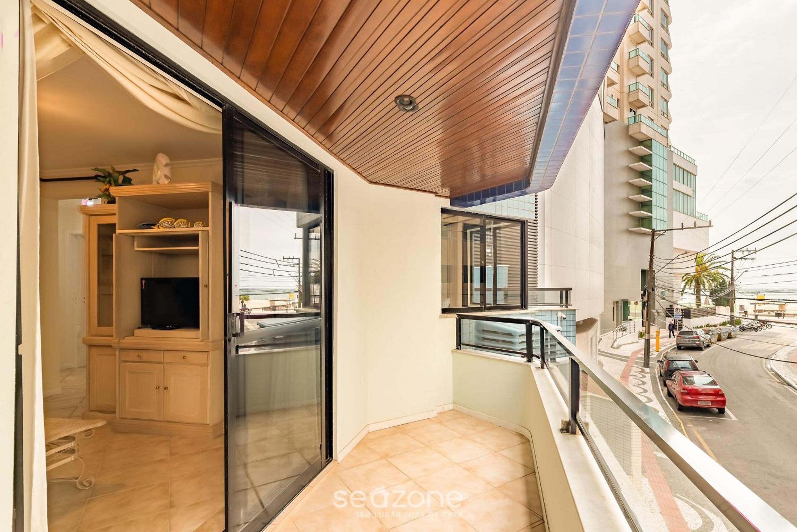 3BR Apt w/ BBQ 80m from Beach ERV0101