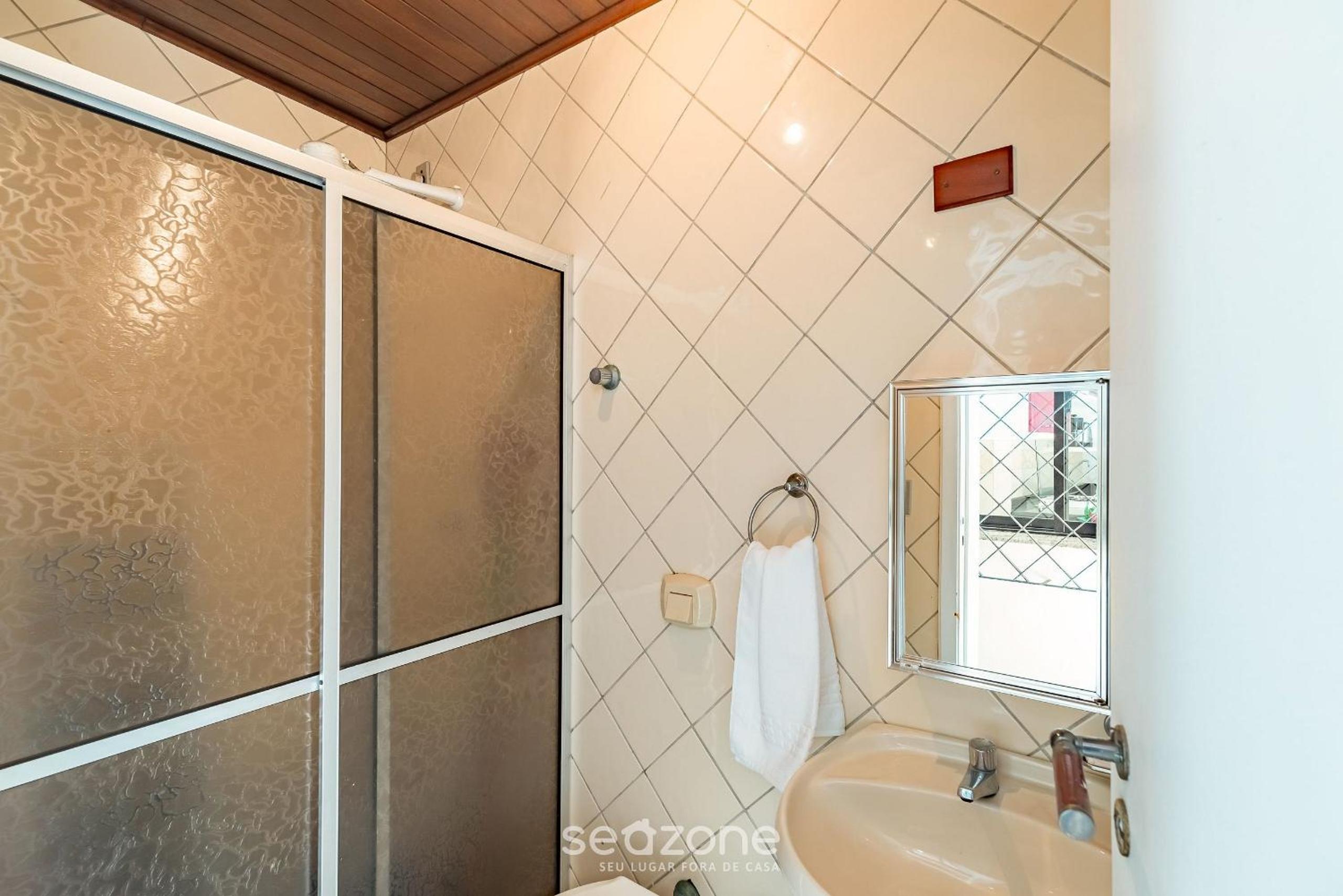 3BR Apt w/ BBQ 80m from Beach ERV0101