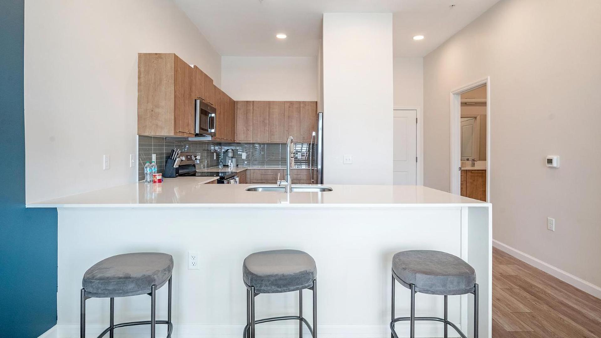 Landing Incredible 1BD Gym Clubhouse