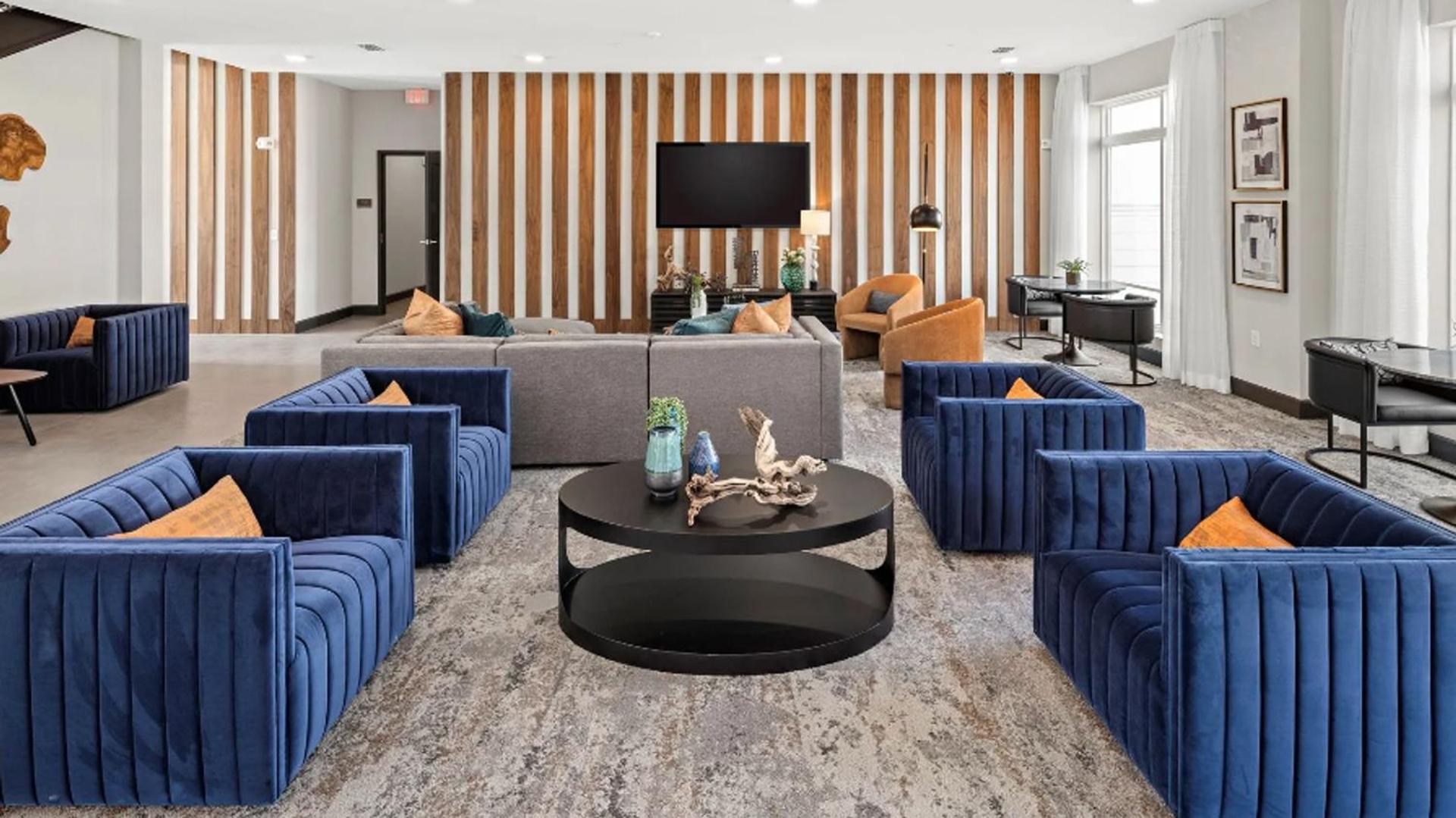 Landing Incredible 1BD Gym Clubhouse