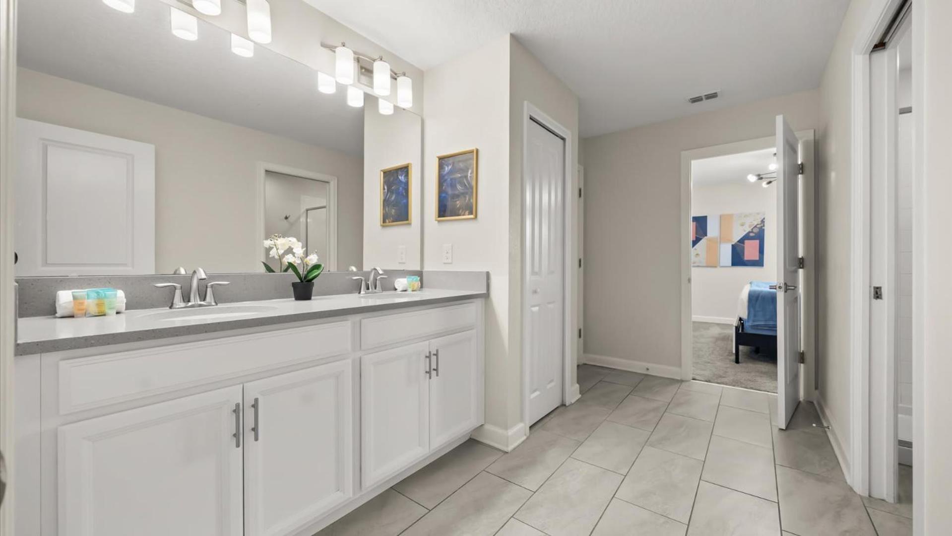 Upstay ChampionsGate 9BR Villa with Pool & Cinema