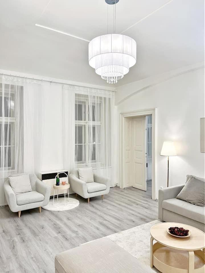 Elegant Cozy Apartment In center Prague