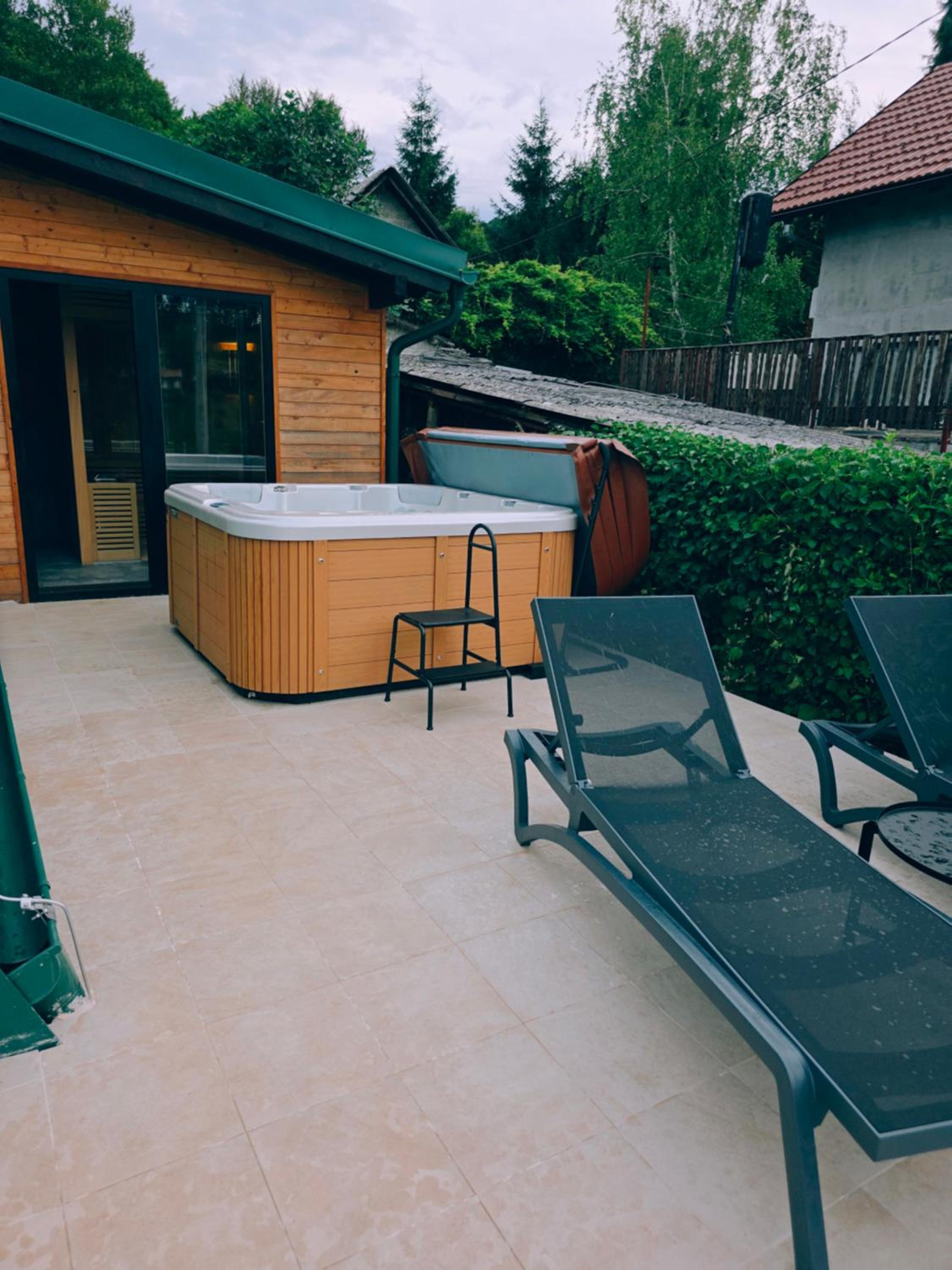 Kuća za odmor Kiara - bazen, jacuzzi i sauna