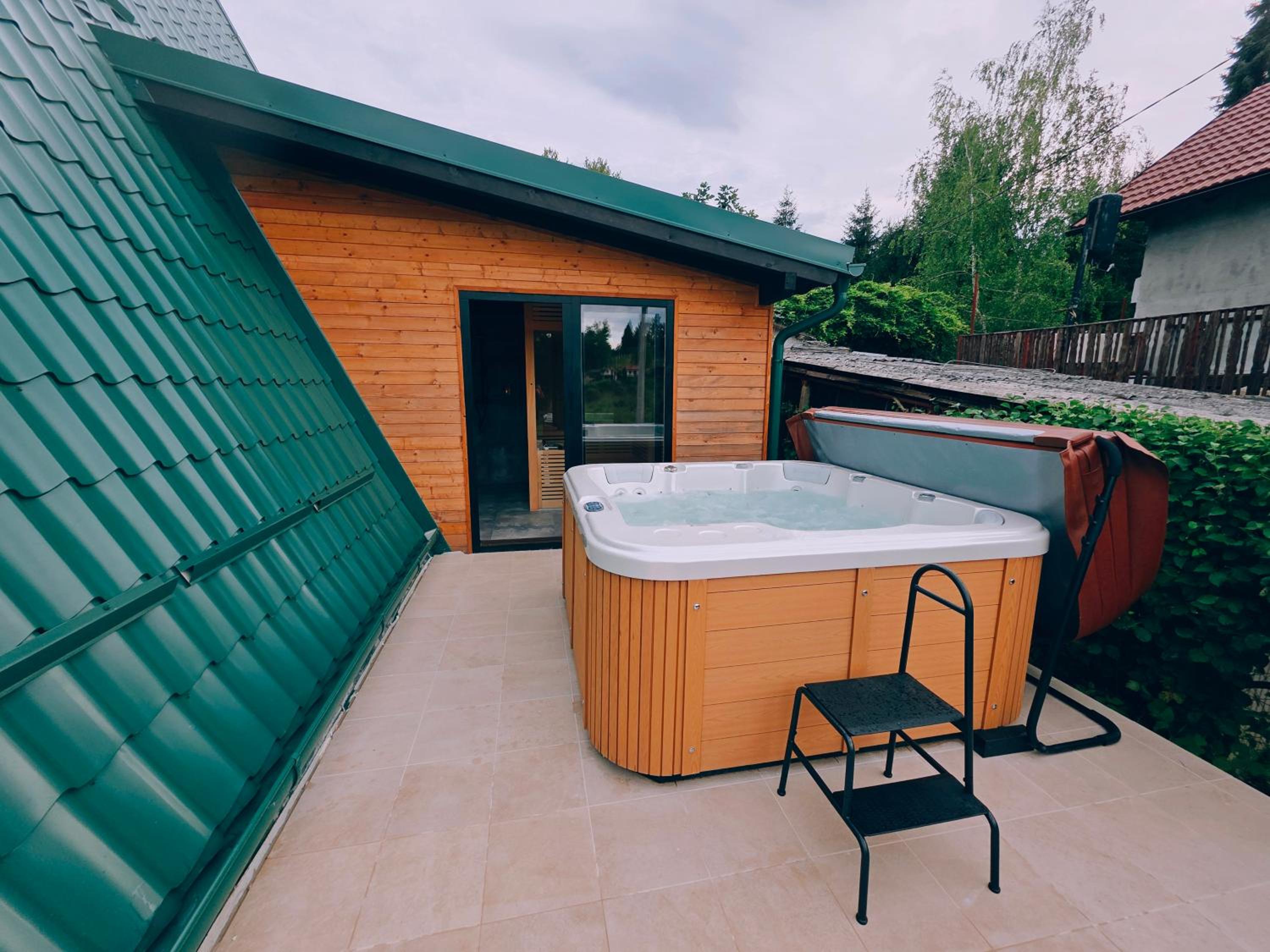 Kuća za odmor Kiara - bazen, jacuzzi i sauna