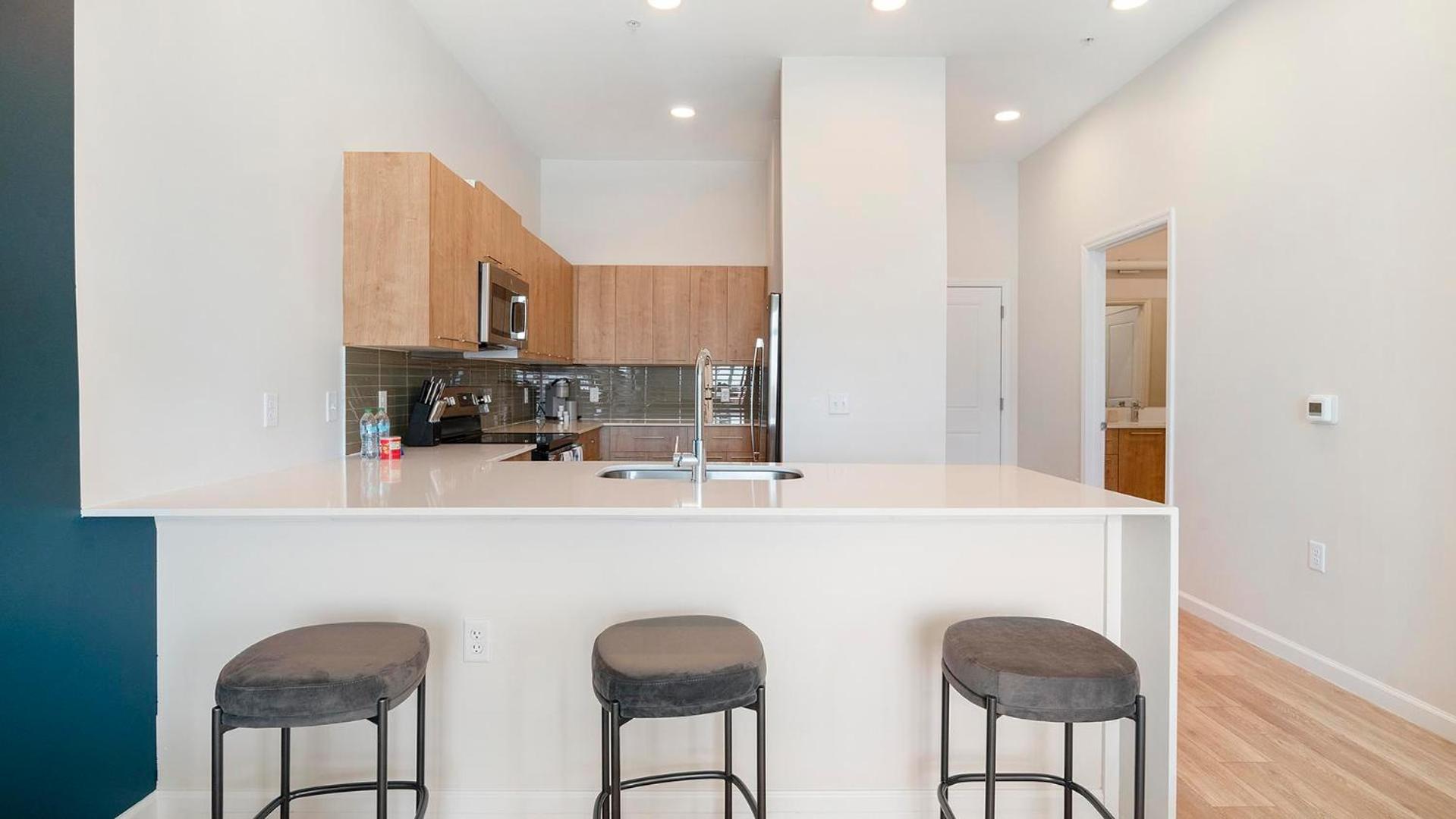 Landing Incredible 1BD Gym Clubhouse